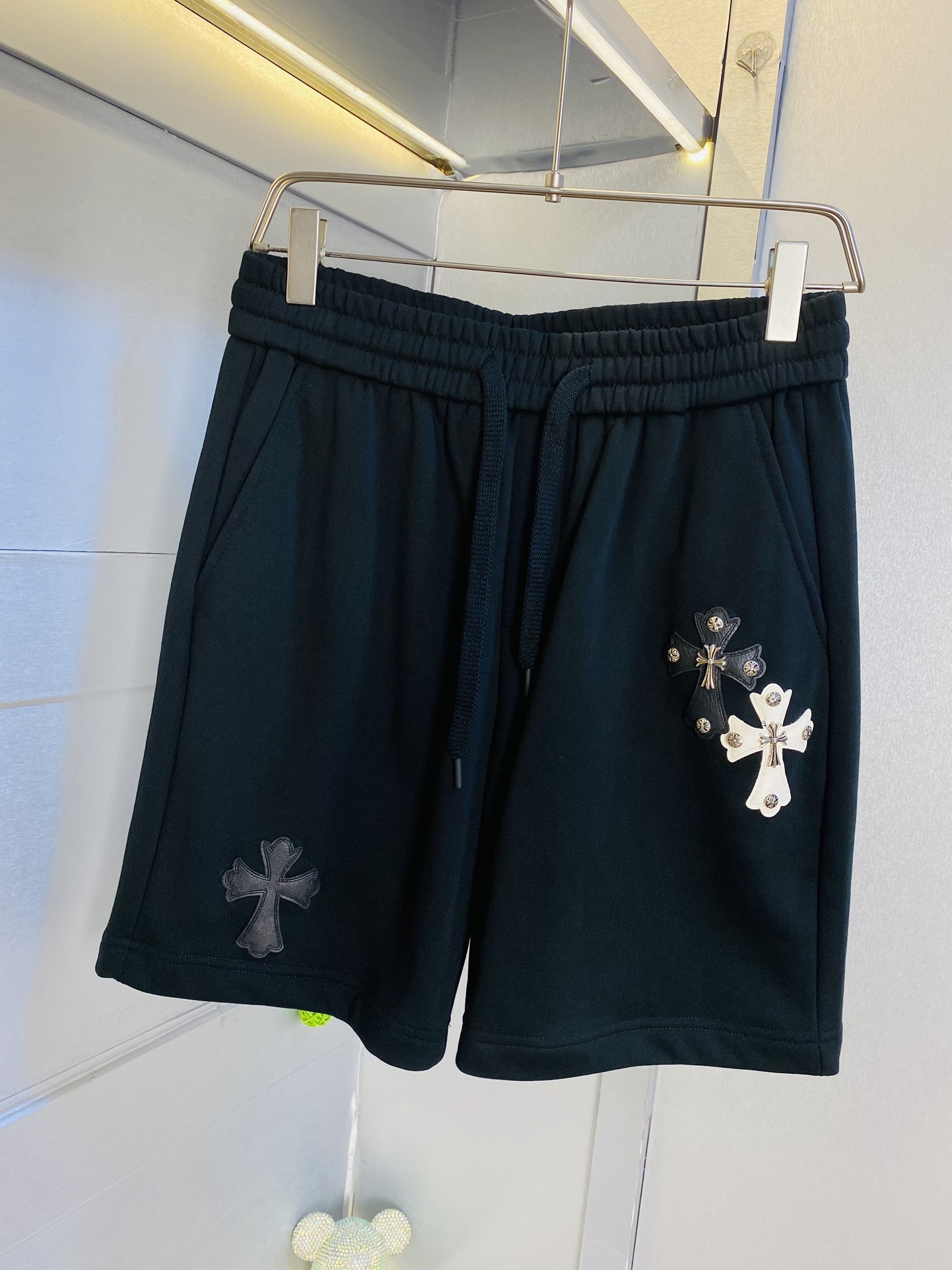 Alternative view of Chrome Hearts Shorts 09523