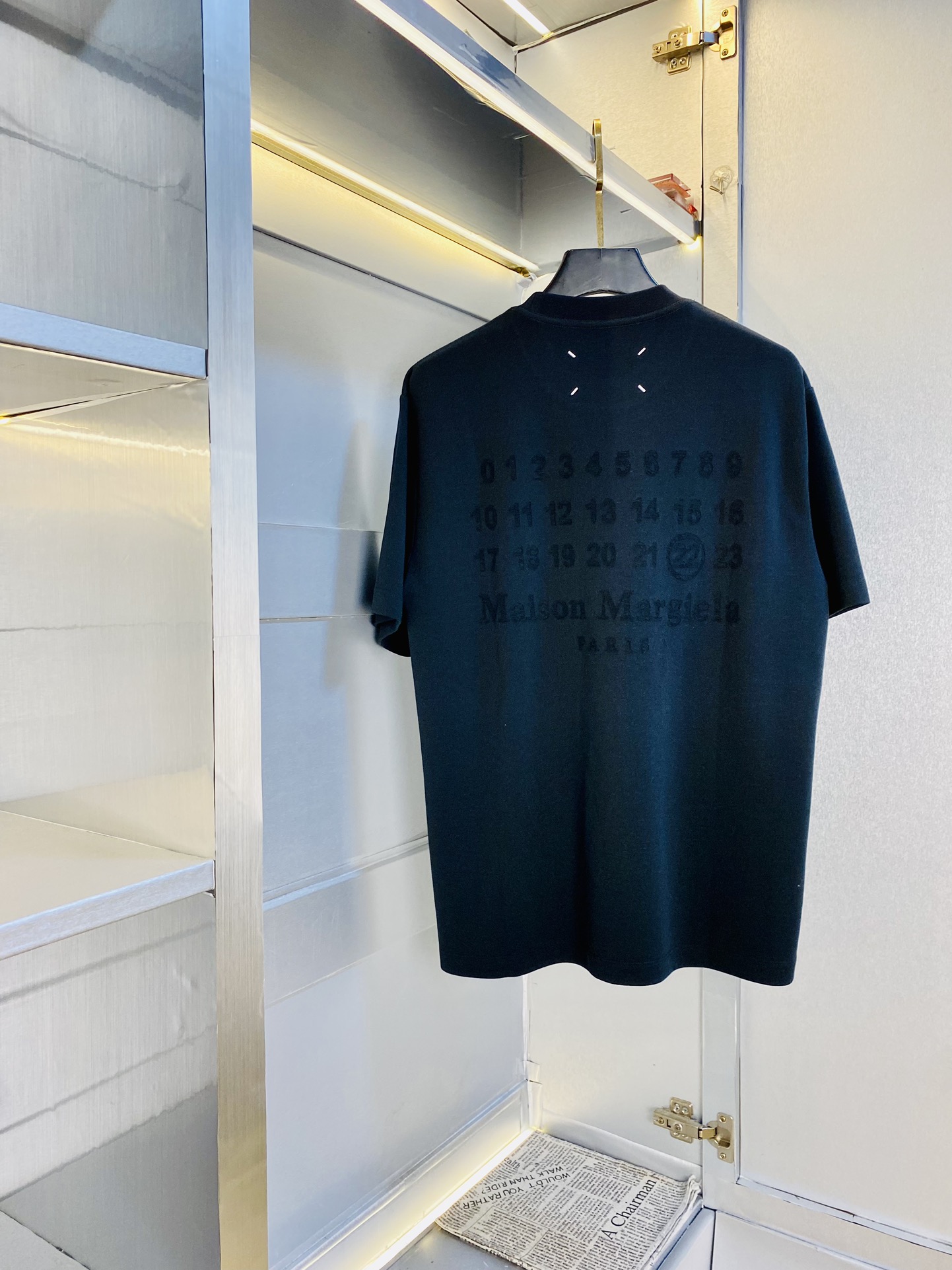 NO:427212,Wearing 210 pounds, Fatty Gospel, Couple outfit Majila MM6, Original quality, Latest style, Men's short-sleeved T-shirt, Selected counter customized top mercerized cotton imported fabric, all details are perfectly 1 to 1 replica, restore the authentic 100% original hardware, high-end customized auxiliary materials, original factory original standard, excellent upper body effect!  M-3XL (175/130 catties M), Masion Margiela, Masion Margiela, T-shirt, tees, t-shirt, alexander wang19860909穿210斤 胖子福音 情侣装马吉拉MM6 原单品质 最新款 男装短袖T恤 精选专柜订制顶级丝光棉进口面料 所有细节做工完美1比1复刻 还原正品百分百 原版五金 高端订制辅料 原厂原标 上身效果超赞！码数偏大M-3XL(175/130斤穿M),,masion margiela,masion margiela,T-shirt,tees，t-shirt,alexander wang,Men's clothing