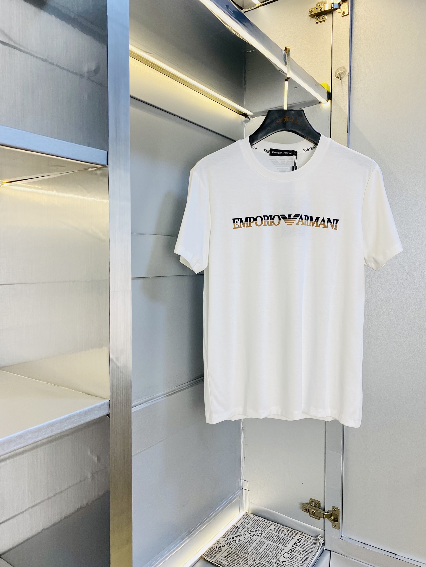 NO:446694,The same style on the official website can wear 210 catties Armani Armani Original quality Latest round neck short-sleeved T-shirt Selected counter custom-made top-grade double mercerized cotton imported fabrics All details are perfectly 1 to 1 replicate, restore the authenticity 100% original hardware High-end custom auxiliary materials Original factory original standard The upper body effect is excellent Number of codes M-4XL,,armani,armani,T-shirt,tees,t-shirt,alexander wang19860909官网同款可穿210斤 阿玛尼Armani 原单品质 最新款圆领短袖T恤 精选专柜订制顶级双丝光棉进口面料 所有细节做工完美1比1复刻 还原正品百分百 原版五金 高端订制辅料 原厂原标 上身效果超赞 码数 M-4XL,,armani,armani,T-shirt,tees，t-shirt,alexander wang,Men's clothing