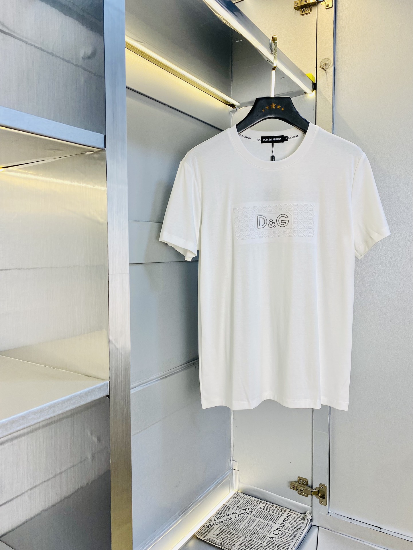 NO:452499,The same style on the official website can wear 210 catties. Dolce & Gabbana DG. Original quality. The latest round neck short-sleeved T-shirt. Selected counter customized top-grade double mercerized cotton imported fabric. All details are perfectly 100% replicated. Original hardware. High-end customized auxiliary materials. Original original mark. Excellent upper body effect. Number of codes. M-4XL,,Dolce & Gabbana,T-shirt,tees,t-shirt,alexander wang.19860909官网同款可穿210斤 杜嘉班纳DG 原单品质 最新款圆领短袖T恤 精选专柜订制顶级双丝光棉进口面料 所有细节做工完美1比1复刻 还原正品百分百 原版五金 高端订制辅料 原厂原标 上身效果超赞 码数 M-4XL,,Dolce&Gabbana,T-shirt,tees，t-shirt,alexander wang,Men's clothing