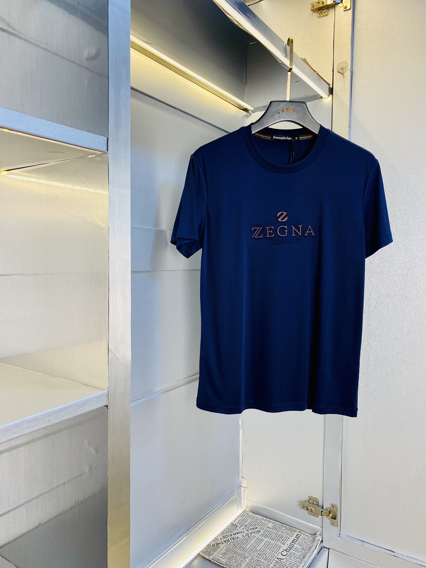 NO:509229,The same style on the official website can wear 210 catties. ZEGNA original single quality. The latest round neck short-sleeved T-shirt in 2025. Selected counter custom-made top-grade double mercerized cotton imported fabric. All details are perfectly 100% replicated. Original hardware. High-end customized auxiliary materials. Original original mark. Excellent upper body effect. Number of codes M-4XL,,zegna,T-shirt,tees,t-shirt,alexander wang.19860909官网同款可穿210斤 杰尼亚ZEGNA 原单品质 2025最新款圆领短袖T恤 精选专柜订制顶级双丝光棉进口面料 所有细节做工完美1比1复刻 还原正品百分百 原版五金 高端订制辅料 原厂原标 上身效果超赞 码数 M-4XL,,zegna,T-shirt,tees，t-shirt,alexander wang,Men's clothing