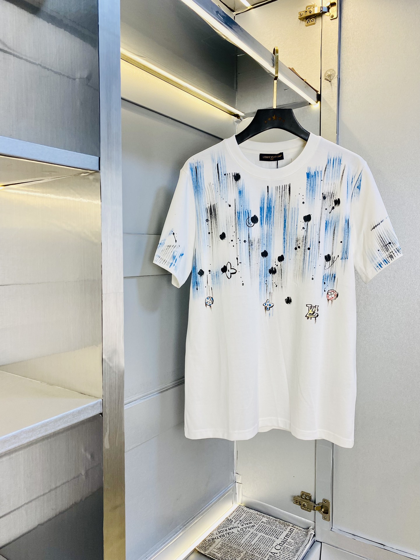 NO:151591,Wearing pounds, gospel of fat men, couple outfit Louis Vuitton Lv, original quality, latest style, men's short-sleeved T-shirt, selected counter customized top mercerized cotton imported fabric, all details are perfectly 1 to 1 replica, restore the authentic 100% original hardware, high-end customized auxiliary materials, original factory original standard, excellent upper body effect!  S-XXL (170/130 catties wear S), louis vuitton,louis vuitton,t-shirt,tees,t-shirt,alexander wang19860909穿斤 胖子福音 情侣装路易威登Lv 原单品质 最新款 男装短袖T恤 精选专柜订制顶级丝光棉进口面料 所有细节做工完美1比1复刻 还原正品百分百 原版五金 高端订制辅料 原厂原标 上身效果超赞！码数偏大S-XXL(170/130斤穿S),,louis vuitton,louis vuitton,T-shirt,tees，t-shirt,alexander wang,Men's clothing