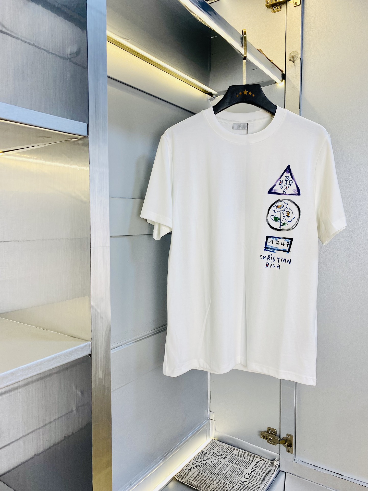 NO:510602,Wearing 210 pounds, Fatty Gospel, Couple suit Dior, Original quality, 2025 latest style, Men's short-sleeved T-shirt, Selected counter custom-made top mercerized cotton imported fabric, all details are perfectly 1 to 1 replica, restore the authentic 100% original hardware, high-end customized auxiliary materials, original factory original standard, excellent upper body effect!  S-XXL (170/130 catties S), dior,dior,T-shirt,tees,t-shirt,alexander wang19860909穿210斤 胖子福音 情侣装迪奥Dior 原单品质 2025最新款 男装短袖T恤 精选专柜订制顶级丝光棉进口面料 所有细节做工完美1比1复刻 还原正品百分百 原版五金 高端订制辅料 原厂原标 上身效果超赞！码数偏大S-XXL(170/130斤穿S),,dior,dior,T-shirt,tees，t-shirt,alexander wang,Men's clothing