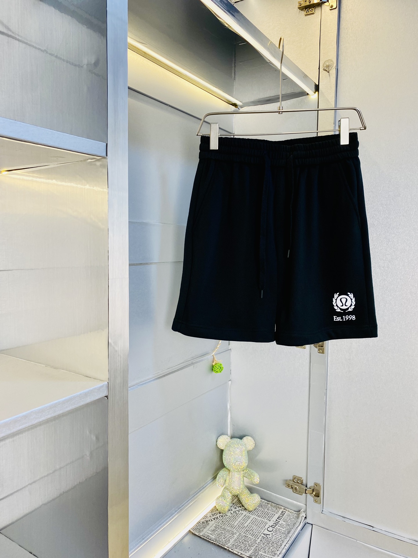 NO:154259,The Gospel of Fatty Couple Style 220 pounds to wear Lululemon Lululemon is a big recommendation!  The latest version of the 2025 Spring and Summer must-have counter series of shorts, beach pants, five-quarter pants, casual pants, high-end customized original hardware. The upper body effect is super positive, the leg lines are fully demonstrated. The imported quick-drying fabric is provided by all customers. The texture is tight and delicate, the upper body is very comfortable and stylish, and it is extremely practical and versatile, which is very worth buying!  Requested recommendations from old customers!  Number of codes: M-4XL, shorts, alexander wang19860909情侣款胖子福音 220斤可穿 露露乐檬Lululemon 重磅推荐！2025春夏必备专柜系列最新款短裤沙滩裤五分裤休闲裤高端订制原版五金 上身效果超正,腿部线条完全得到彰显,全客供进口速干面料 纹理 紧致细腻,上身非常舒适有型,而且极为实穿百搭,非常值得入手！老客户必收推荐！ 码数:M-4XL,,shorts,alexander wang,Men's clothing