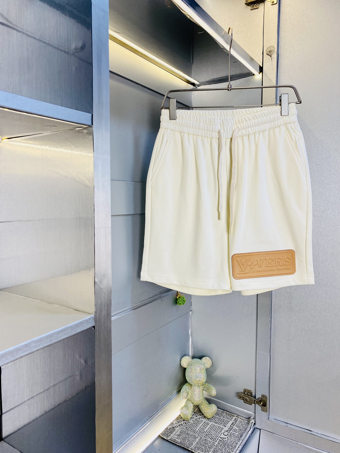 NO:160508,The gospel of the couple's fat man, 220 pounds to wear, Louis Vuitton Lv, a big recommendation!  The latest version of the 2025 Spring and Summer must-have counter series of shorts, beach pants, five-quarter pants, casual pants, high-end customized original hardware. The upper body effect is super positive, the leg lines are fully demonstrated. The imported quick-drying fabric is provided by all customers. The texture is tight and delicate, the upper body is very comfortable and stylish, and it is extremely practical and versatile, which is very worth buying!  Requested recommendations from old customers!  Number of codes: M-4XL, louis vuitton,louis vuitton, shorts,alexander wang19860909情侣款胖子福音 220斤可穿 路易威登Lv 重磅推荐！2025春夏必备专柜系列最新款短裤沙滩裤五分裤休闲裤高端订制原版五金 上身效果超正,腿部线条完全得到彰显,全客供进口速干面料 纹理 紧致细腻,上身非常舒适有型,而且极为实穿百搭,非常值得入手！老客户必收推荐！ 码数:M-4XL,,louis vuitton,louis vuitton,shorts,alexander wang,Men's clothing