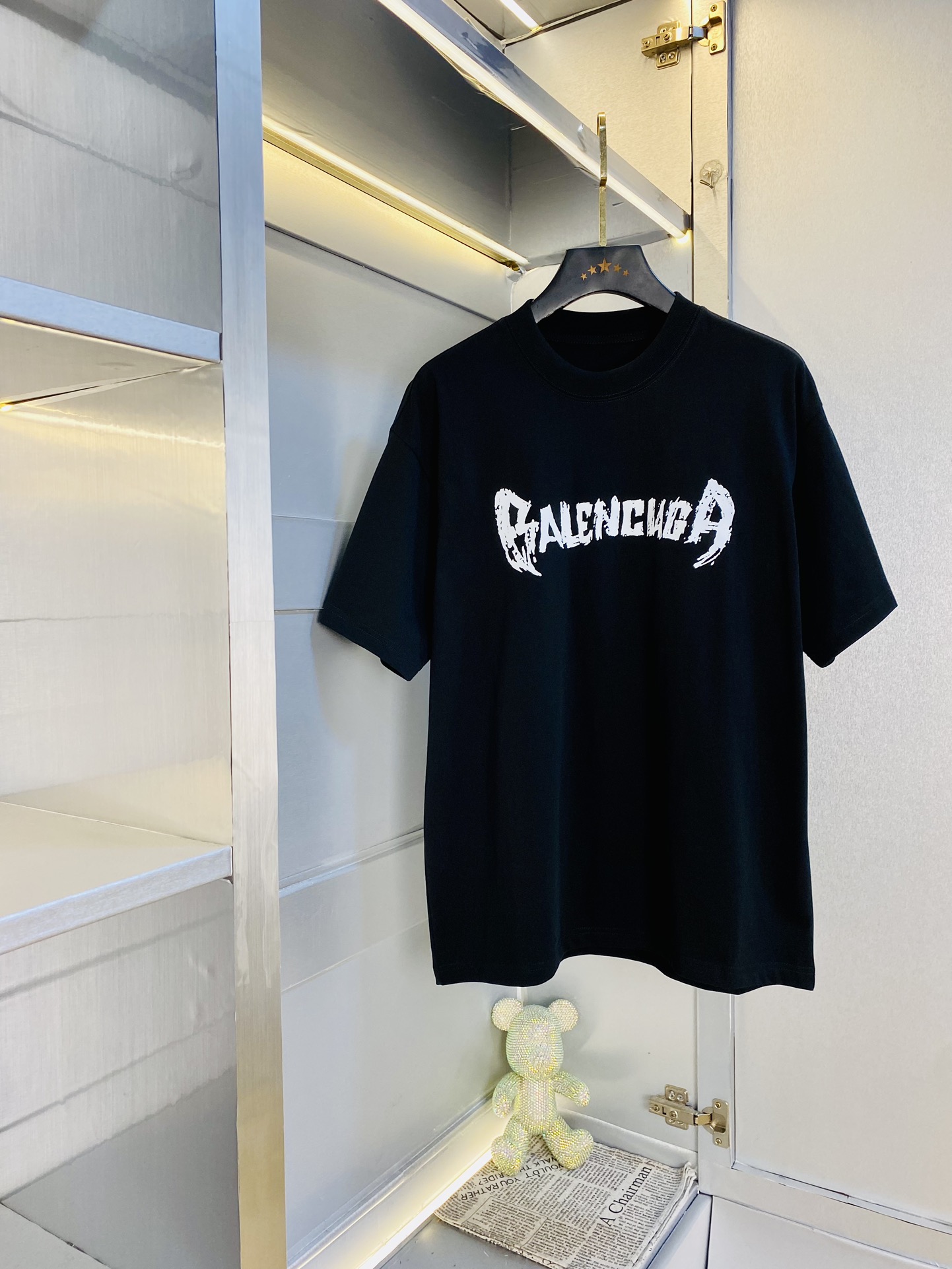 NO:463036,Wear 240 pounds, gospel of fat man, couple outfit Balenciaga, original quality, latest 2025, men's short-sleeved T-shirt, selected counter customized top mercerized cotton imported fabric, all details are perfectly 1 to 1 replica, restore the authentic 100% original hardware, high-end customized auxiliary materials, original factory original standard, excellent upper body effect!  S-3XL (175/130 catties S), balenciaga, balenciaga, T-shirt, tees, t-shirt, alexander wang19860909穿240斤 胖子福音 情侣装巴黎世家Balenciaga 原单品质 2025最新款 男装短袖T恤 精选专柜订制顶级丝光棉进口面料 所有细节做工完美1比1复刻 还原正品百分百 原版五金 高端订制辅料 原厂原标 上身效果超赞！码数偏大S-3XL(175/130斤穿S),,balenciaga,balenciaga,T-shirt,tees，t-shirt,alexander wang,Men's clothing