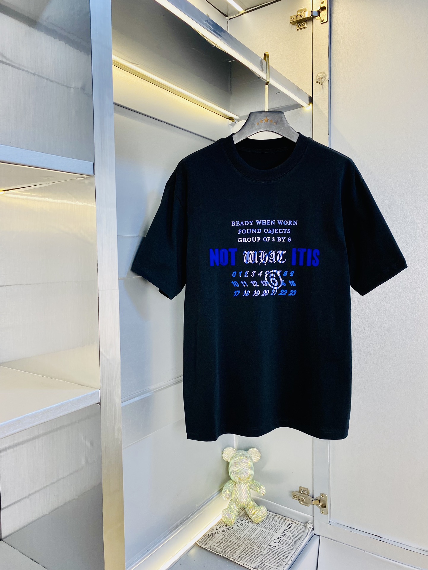 NO:463045,Wear 240 pounds, gospel of fat man, couple outfit Majila SS6, original single quality, latest 2025 men's short-sleeved T-shirt, selected counter customized top mercerized cotton imported fabric, all details are perfectly 1 to 1 replica, restore the authentic 100% original hardware, high-end customized auxiliary materials, original factory original standard, excellent upper body effect!  S-3XL (175/130 catties S), Masion Margiela, T-shirt,tees, t-shirt,alexander wang19860909穿240斤 胖子福音 情侣装马吉拉SS6 原单品质 2025最新款 男装短袖T恤 精选专柜订制顶级丝光棉进口面料 所有细节做工完美1比1复刻 还原正品百分百 原版五金 高端订制辅料 原厂原标 上身效果超赞！码数偏大S-3XL(175/130斤穿S),,masion margiela,T-shirt,tees，t-shirt,alexander wang,Men's clothing