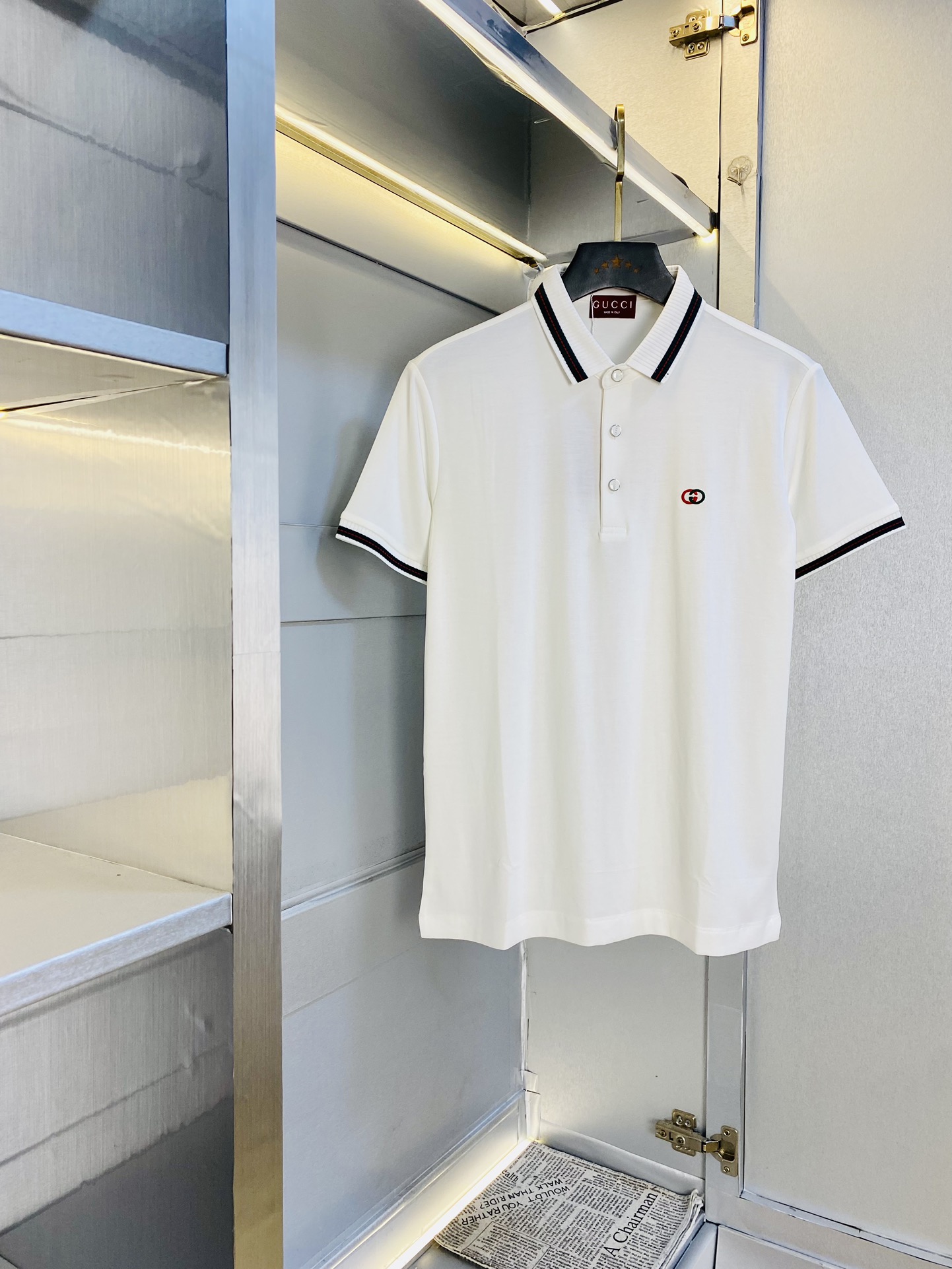 NO:424672,Original single product can wear 210 kilograms Gucci Original single quality Latest style Men's lapel short-sleeved T-shirt with high-end printed workmanship!  Selected counters to customize the top-grade double mercerized bead flooring fabric. All details are perfectly crafted and replicated 100% authentic. Original hardware, high-end customized auxiliary materials, original factory original standard, excellent upper body effect!  Code number M-4XL, gucci, T-shirt,tees, t-shirt,alexander wang19860909原单货可穿210斤 古奇Gucci 原单品质 最新款 男装翻领短袖T恤 高级印花做工！精选专柜订制顶级双丝光珠地棉进口面料 所有细节做工完美1比1复刻 还原正品百分百 原版五金 高端订制辅料 原厂原标 上身效果超赞！码数M-4XL,,gucci,T-shirt,tees，t-shirt,alexander wang,Men's clothing