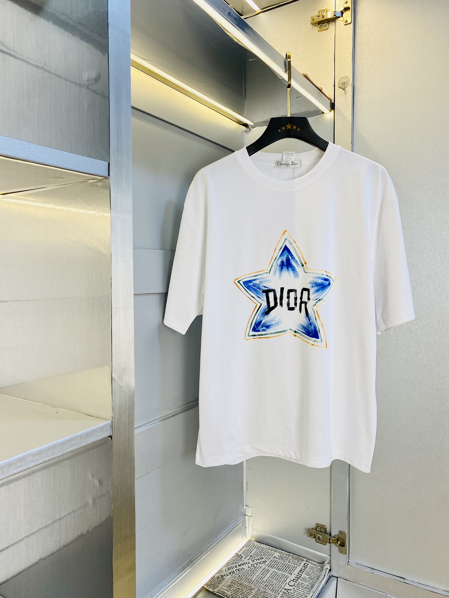 NO:161669,Wearable 210 catties Couple model Dior original quality latest round neck short-sleeved T-shirt with high-end printed workmanship!  Selected counter custom-made pure cotton imported fabrics, all details are perfectly 1 to 1 replica, restore the authenticity 100% original hardware, high-end customized auxiliary materials, original factory original standard, excellent upper body effect!  S-XXL (175/130 catties wear S), dior,dior,t-shirt,tees,t-shirt,alexander wang19860909可穿210斤 情侣款 迪奥Dior 原单品质 最新款 圆领短袖T恤 高级印花做工！精选专柜订制纯棉进口面料 所有细节做工完美1比1复刻 还原正品百分百 原版五金 高端订制辅料 原厂原标 上身效果超赞！码数S-XXL（175/130斤穿S）,,dior,dior,T-shirt,tees，t-shirt,alexander wang,Men's clothing