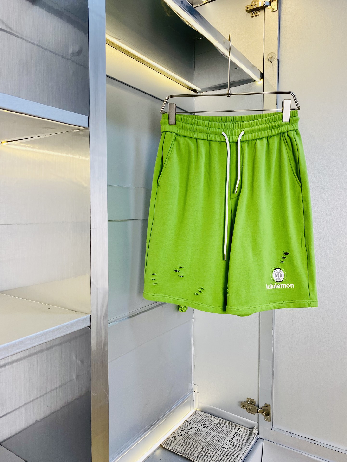 NO:160500,Couple style can be worn 220 catties Lululemon is a major recommendation!  The latest version of the 2025 summer essential counter series shorts, beach pants, five-quarter pants, casual pants, high-end customized original hardware. The upper body effect is super positive, the leg lines are fully demonstrated. The imported quick-drying fabric is provided by all customers. The texture is tight and delicate, the upper body is very comfortable and stylish, and it is extremely practical and versatile, which is very worth buying!  Requested recommendations from old customers!  Number of codes: M-3XL, shorts, alexander wang19860909情侣款可穿220斤 露露Lululemon 重磅推荐！2025夏季必备专柜系列最新款短裤沙滩裤五分裤休闲裤高端订制原版五金 上身效果超正,腿部线条完全得到彰显,全客供进口速干面料 纹理 紧致细腻,上身非常舒适有型,而且极为实穿百搭,非常值得入手！老客户必收推荐！ 码数:M-3XL,,shorts,alexander wang,Men's clothing