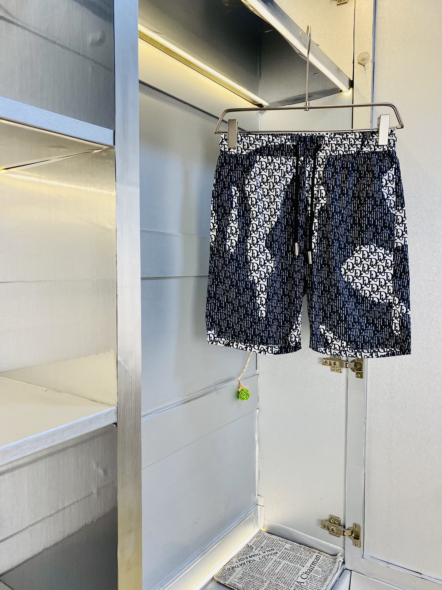 NO:427266,Can wear 220 catties Couple model Dior original single quality Latest model Quick-dry shorts Quick-dry pants Beach pants Elastic pants Sport pants High-end workmanship!  Selected counter custom imported fabrics, all details are perfectly 1-to-1 reproduction, restore the authenticity 100% original hardware, high-end customized auxiliary materials, original factory original standard, excellent upper body effect!  Code number M-4XL, dior, dior, shorts, alexander wang19860909可穿220斤 情侣款 迪奥Dior 原单品质 最新款 速干短裤速干裤沙滩裤松紧裤运动裤高级做工！精选专柜订制进口面料 所有细节做工完美1比1复刻 还原正品百分百 原版五金 高端订制辅料 原厂原标 上身效果超赞！码数M-4XL,,dior,dior,shorts,alexander wang,Men's clothing