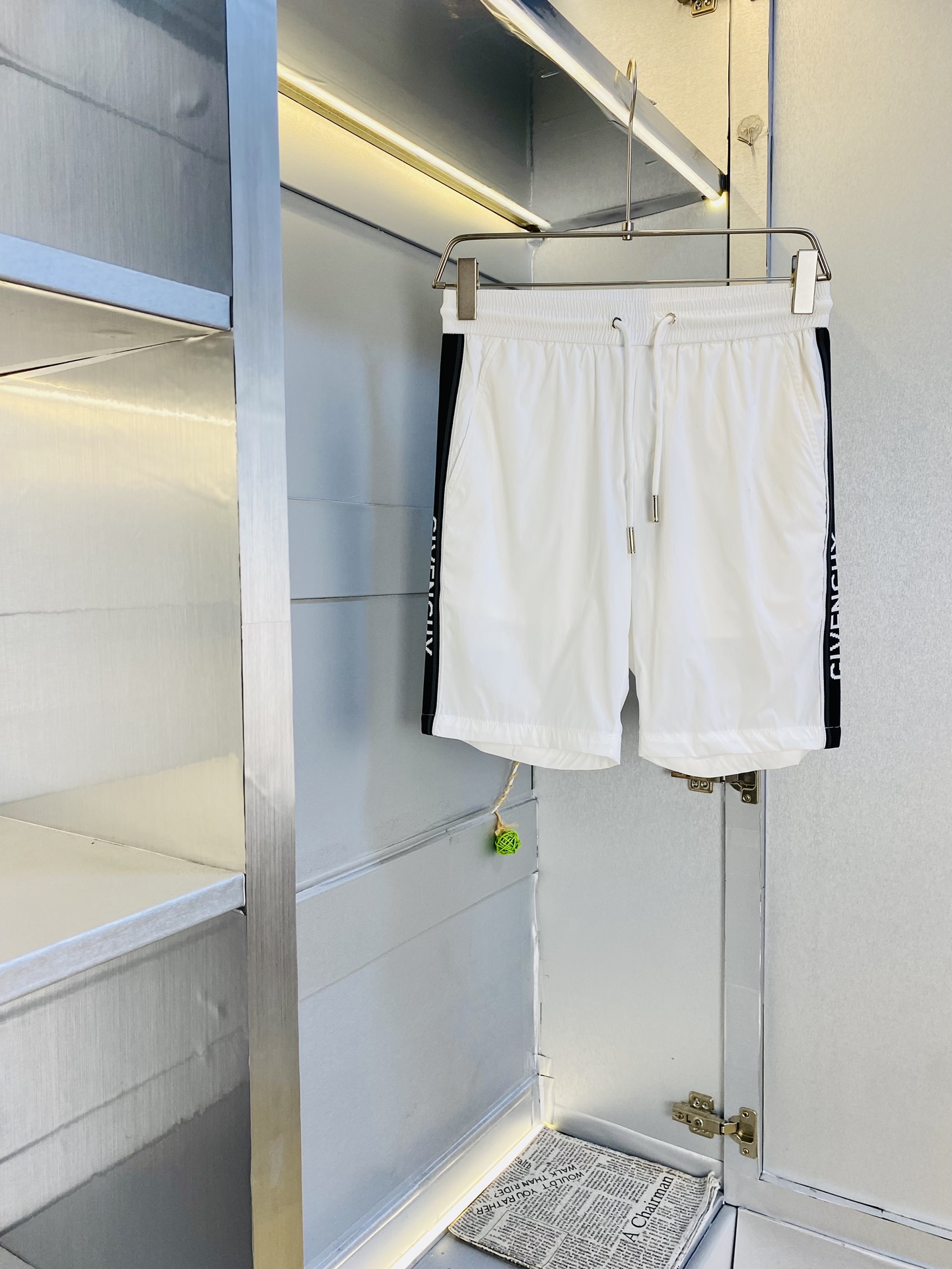 NO:420849,Wearable 220 catties Couple model Givenchy Givenchy original single quality Latest model Quick-dry shorts Quick-dry pants Beach pants Elastic pants Sport pants High-end workmanship!  Selected counter custom imported fabrics, all details are perfectly 1-to-1 reproduction, restore the authenticity 100% original hardware, high-end customized auxiliary materials, original factory original standard, excellent upper body effect!  Code number M-4XL, given , given , given , shorts, alexander wang19860909可穿220斤 情侣款 纪梵希Givenchy 原单品质 最新款 速干短裤速干裤沙滩裤松紧裤运动裤高级做工！精选专柜订制进口面料 所有细节做工完美1比1复刻 还原正品百分百 原版五金 高端订制辅料 原厂原标 上身效果超赞！码数M-4XL,,givenchy,givenchy,shorts,alexander wang,Men's clothing