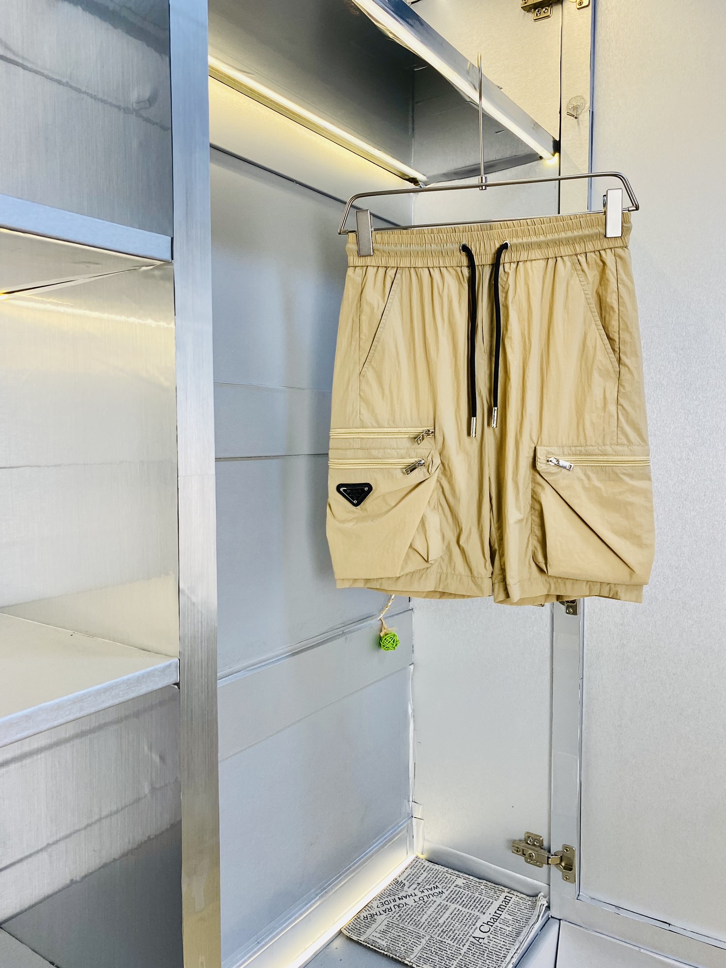 NO:420881,Wearable 220 catties Couple model Prada Prada Original quality Latest model Quick-dry shorts Quick-dry pants Beach pants Elastic pants Sport pants High-end workmanship!  Selected counter custom imported fabrics, all details are perfectly 1-to-1 reproduction, restore the authenticity 100% original hardware, high-end customized auxiliary materials, original factory original standard, excellent upper body effect!  Code number M-4XL, prada, prada, shorts, alexander wang19860909可穿220斤 情侣款 普拉达Prada 原单品质 最新款 速干短裤速干裤沙滩裤松紧裤运动裤高级做工！精选专柜订制进口面料 所有细节做工完美1比1复刻 还原正品百分百 原版五金 高端订制辅料 原厂原标 上身效果超赞！码数M-4XL,,prada,prada,shorts,alexander wang,Men's clothing