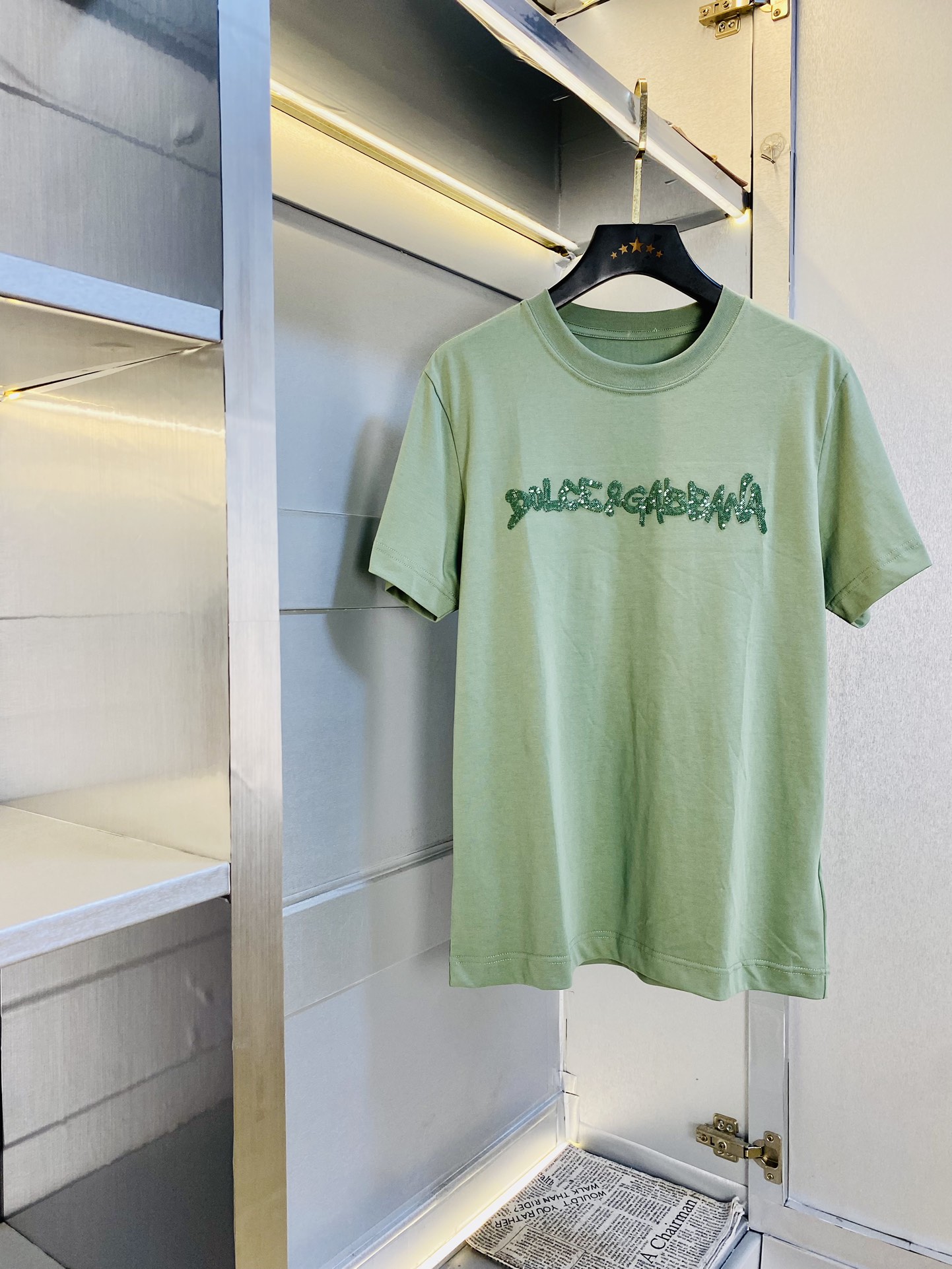 NO:480620,Wear 210 kilograms original order!  Fatty Gospel Couple Outfit Dolce & Gabbana DG Original Single Quality 2025 Latest Short Sleeve T-shirt Five-quarter Sleeve Middle Sleeve Selected counter Customized top-grade cotton imported fabric with original wash mark!  Complete three standards, all the details are perfectly 1-to-1 reproduction, restore the authenticity 100% original hardware, high-end customized auxiliary materials, original factory original standards, excellent upper body effect!  S-XXL (175/135 catties wear M), Dolce & Gabbana, T-shirt, tees, t-shirt, alexander wang19860909穿210斤 原单货！胖子福音 情侣装杜嘉班纳DG 原单品质 2025最新款 短袖T恤 五分袖中袖 精选专柜订制顶级纯棉进口面料 带原版洗水唛！三标齐全 所有细节做工完美1比1复刻 还原正品百分百 原版五金 高端订制辅料 原厂原标 上身效果超赞！码数偏大S-XXL(175/135斤穿M),,Dolce&Gabbana,T-shirt,tees，t-shirt,alexander wang,Men's clothing