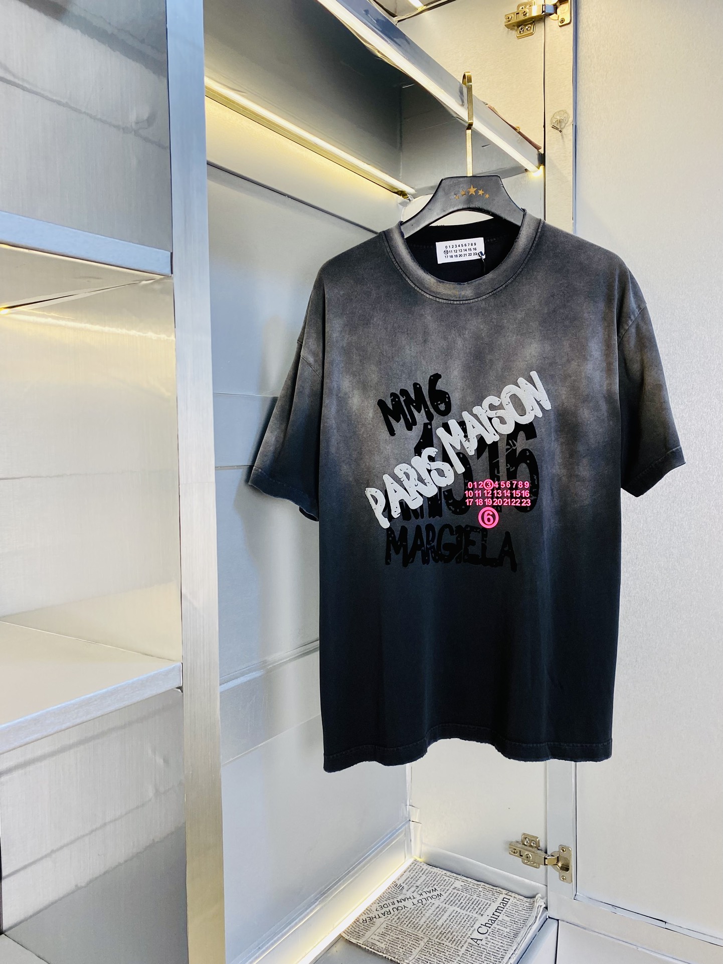 NO:424749,Wear 240 kilograms original order!  Fatty Gospel Special Magila MM6 Original single quality Latest short-sleeved T-shirt Five-quarter sleeve mid-sleeved Selected counter custom-made top-grade cotton imported fabric with original wash mark!  Complete three standards, all the details are perfectly 1-to-1 reproduction, restore the authenticity 100% original hardware, high-end customized auxiliary materials, original factory original standards, excellent upper body effect!  S-XXL (175/130-160 catties wear S),,masion margiela,masion margiela,T-shirt,tees,t-shirt,alexander wang19860909穿240斤 原单货！胖子福音特别大马吉拉MM6 原单品质 最新款 短袖T恤 五分袖中袖 精选专柜订制顶级纯棉进口面料 带原版洗水唛！三标齐全 所有细节做工完美1比1复刻 还原正品百分百 原版五金 高端订制辅料 原厂原标 上身效果超赞！码数偏大S-XXL(175/130-160斤穿S),,masion margiela,masion margiela,T-shirt,tees，t-shirt,alexander wang,Men's clothing
