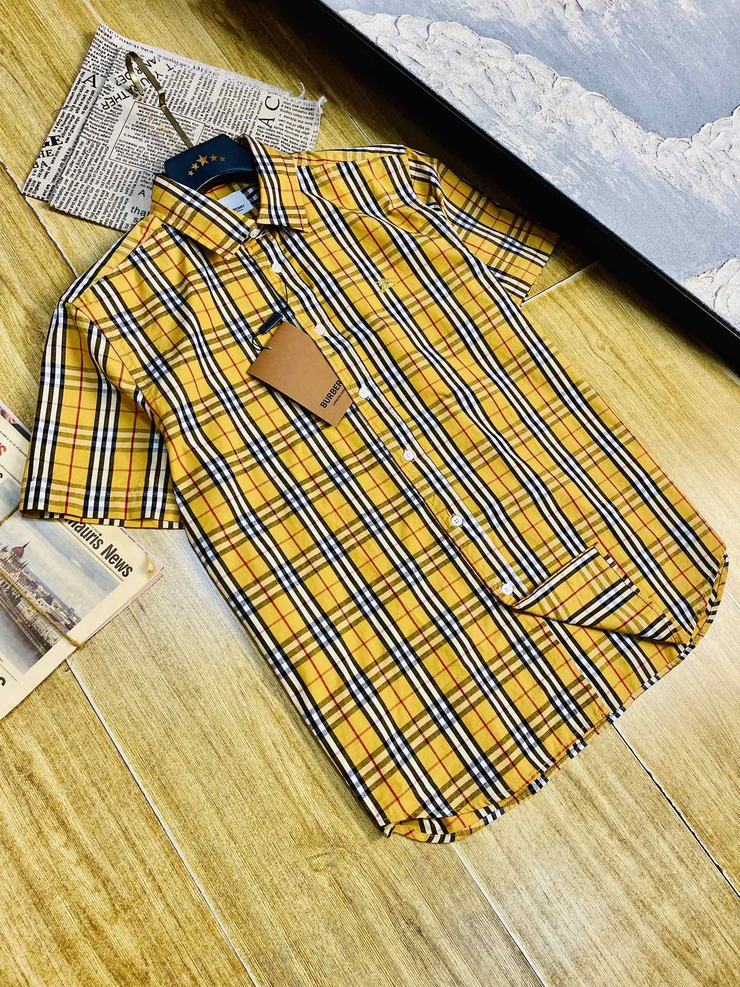 NO:462962,Three-standard official website model, can wear 200 catties Burberry Burberry Original quality 2025 latest classic plaid short-sleeved shirt Selected counter custom top short-sleeved shirt Imported fabric with original washing mark All details are perfect 1 to 1 replica Restore authentic 100% original hardware button strap LOGO High-end customized auxiliary materials Original original mark The upper body effect is excellent The size is too large M-XXL (175/130 catties wear M), burberry, burberry, shirts, T-shirt, alexander wang19860909三标齐全官网款 可穿200斤 巴宝莉 Burberry 原单品质 2025最新款 经典格子短袖衬衫 精选专柜订制顶级短袖衬衣 进口面料带原版洗水唛 所有细节做工完美1比1复刻 还原正品百分百 原版五金 纽扣带LOGO 高端订制辅料 原厂原标 上身效果超赞 码数偏大 M-XXL（175/130斤穿M）,,burberry,burberry,shirts,T-shirt,alexander wang,Men's clothing