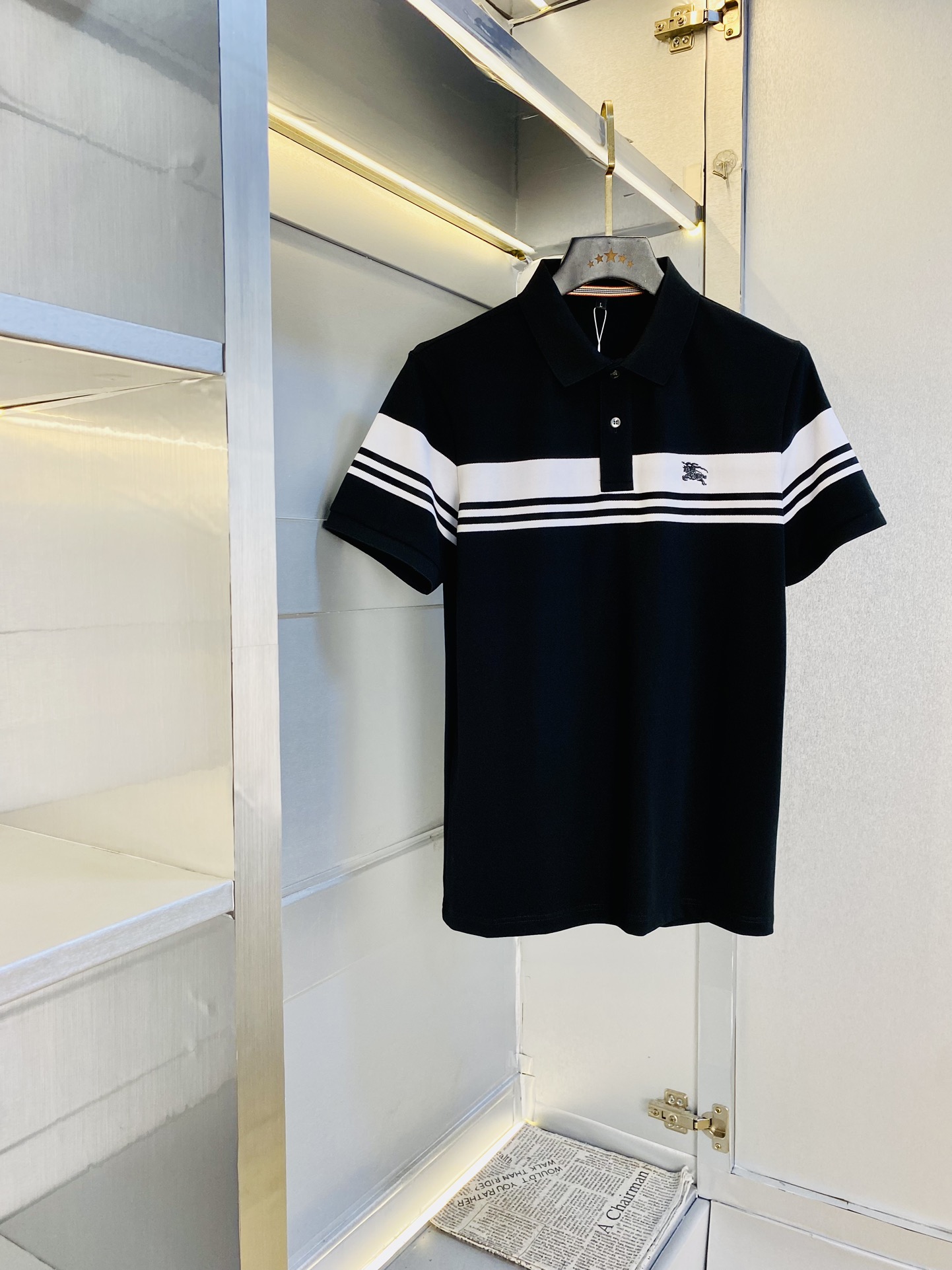 NO:474808,Burberry Burberry Original quality 2025 latest clothes Short-sleeved lapel Short-sleeved Polo Selected counter customized top-grade imported mercerized cotton fabrics. All details are perfectly 100% replicated. Original hardware High-end customized auxiliary materials Original original mark Excellent upper body effect Number M-3XL,,burberry,burberry,T-shirt,alexander wang19860909巴宝莉Burberry 原单品质 2025最新款衣服 短袖翻领短袖Polo 精选专柜订制顶级朱地丝光棉进口面料 所有细节做工完美1比1复刻 还原正品百分百 原版五金 高端订制辅料 原厂原标 上身效果超赞 码数 M-3XL,,burberry,burberry,T-shirt,alexander wang,Men's clothing