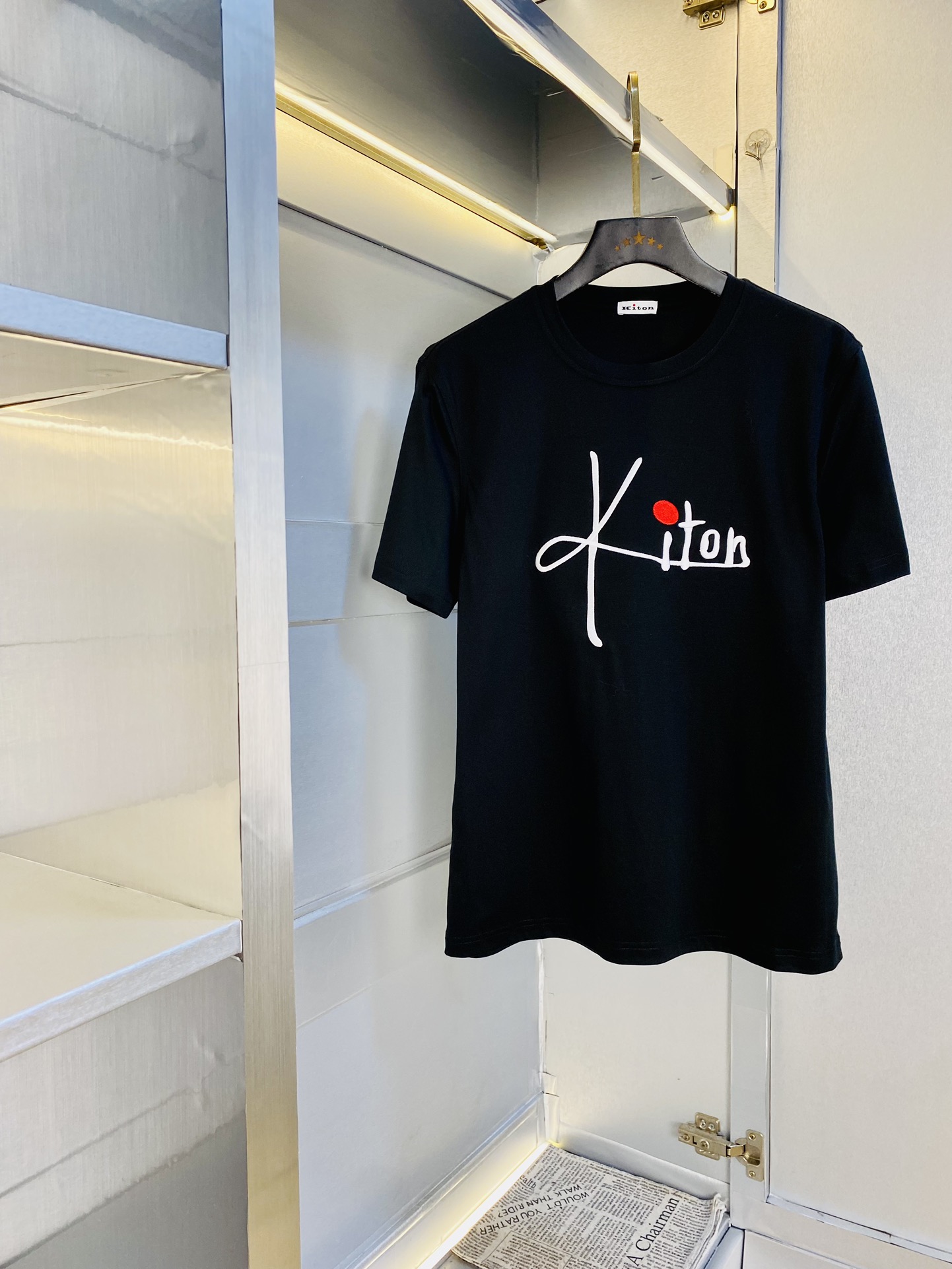 NO:462908,The same style of Chiton Kiton on the official website original single quality 2025 latest round neck short-sleeved T-shirt selected counter custom-made top-grade double mercerized cotton imported fabric. All details are perfectly 100% replicated. Original hardware. High-end customized auxiliary materials. Original original mark. Excellent upper body effect. Number of codes M-3XL,,T-shirt,tees,t-shirt,alexander wang19860909官网同款奇顿Kiton 原单品质 2025最新款圆领短袖T恤 精选专柜订制顶级双丝光棉进口面料 所有细节做工完美1比1复刻 还原正品百分百 原版五金 高端订制辅料 原厂原标 上身效果超赞 码数 M-3XL,,T-shirt,tees，t-shirt,alexander wang,Men's clothing