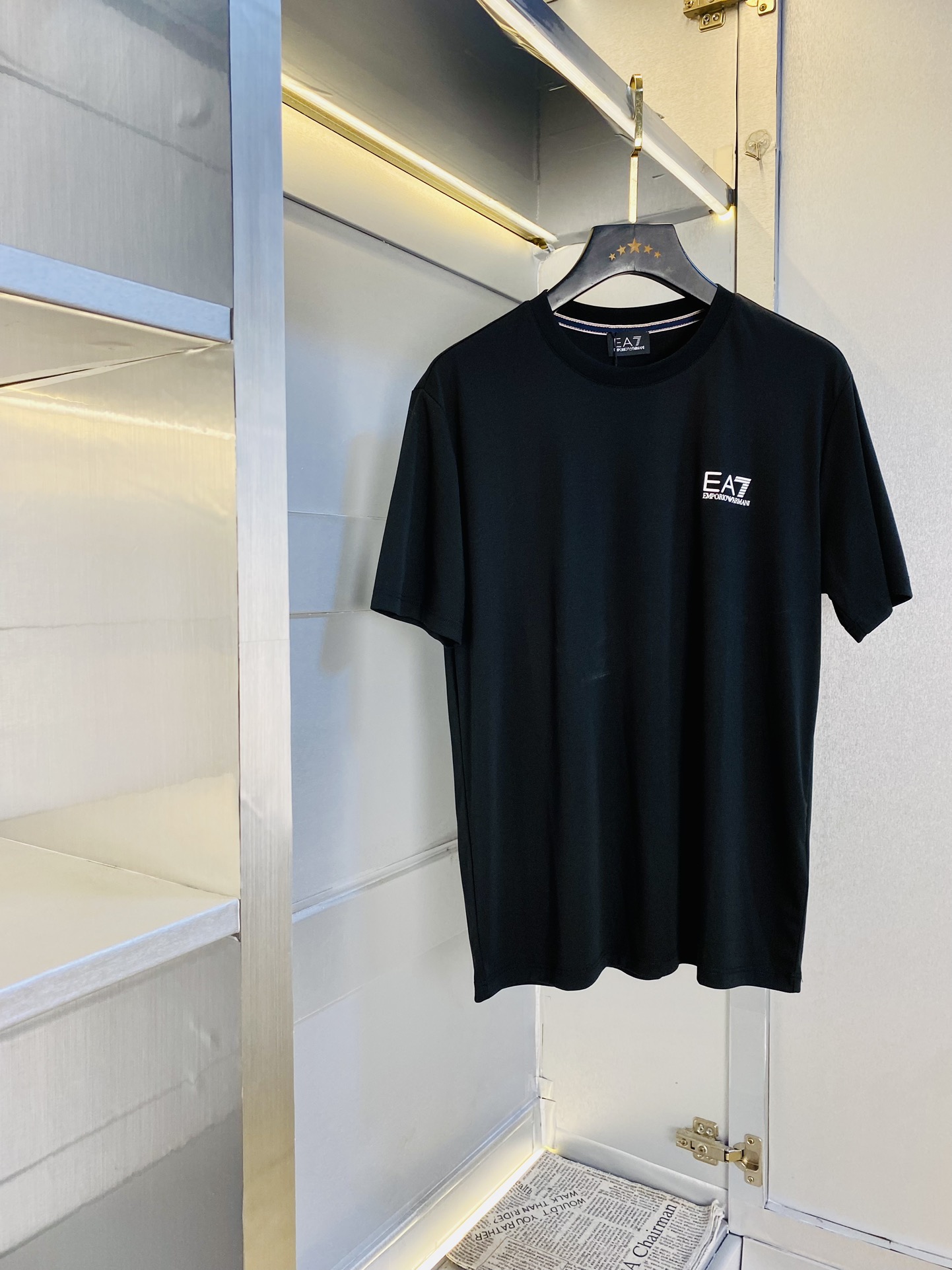 NO:454046,The same style of Armani Armani on the official website original single quality latest round neck short-sleeved T-shirt selected counter custom-made top-grade double mercerized cotton imported fabric. All details are perfectly 100% replica of the original product. Original hardware. High-end customized auxiliary materials. Original original mark. The upper body effect is excellent. Number of codes M-3XL,,armani,armani,T-shirt,tees,t-shirt,alexander wang19860909官网同款阿玛尼Armani 原单品质 最新款圆领短袖T恤 精选专柜订制顶级双丝光棉进口面料 所有细节做工完美1比1复刻 还原正品百分百 原版五金 高端订制辅料 原厂原标 上身效果超赞 码数 M-3XL,,armani,armani,T-shirt,tees，t-shirt,alexander wang,Men's clothing