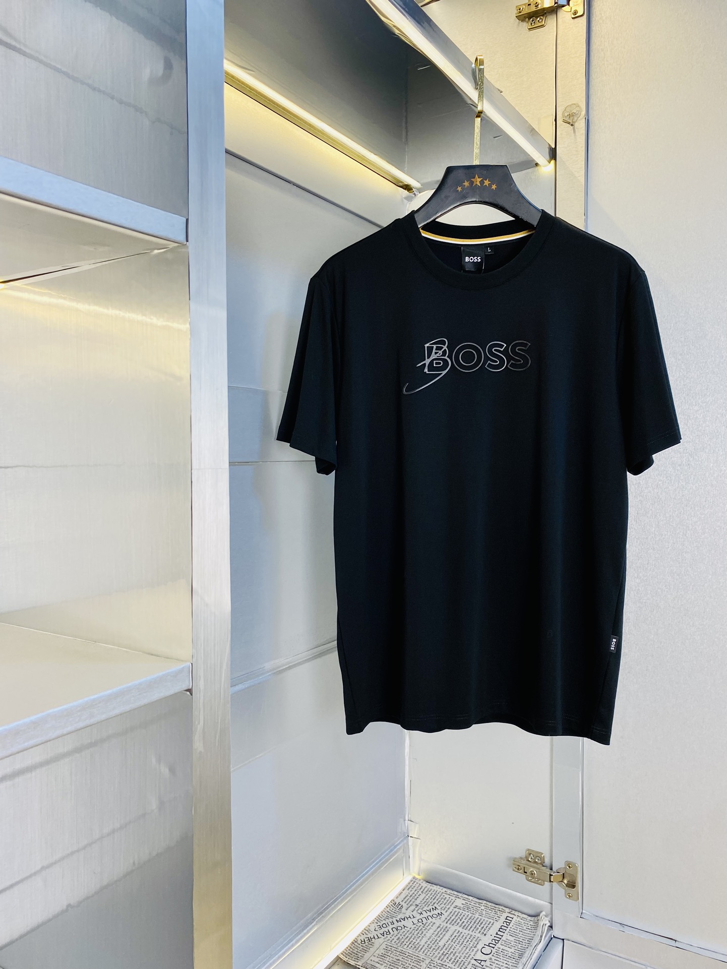 NO:446666,The same Hugo Boss on the official website, original single quality, the latest round neck short-sleeved T-shirt, selected counter customized top-grade double mercerized cotton imported fabric, all details are perfectly 1 to 1 replica, restore the authenticity 100% original hardware, high-end customized auxiliary materials, original factory original standard, excellent upper body effect, code number M-3XL,,T-shirt,tees,t-shirt,alexander wang19860909官网同款雨果博斯Boss 原单品质 最新款圆领短袖T恤 精选专柜订制顶级双丝光棉进口面料 所有细节做工完美1比1复刻 还原正品百分百 原版五金 高端订制辅料 原厂原标 上身效果超赞 码数 M-3XL,,T-shirt,tees，t-shirt,alexander wang,Men's clothing