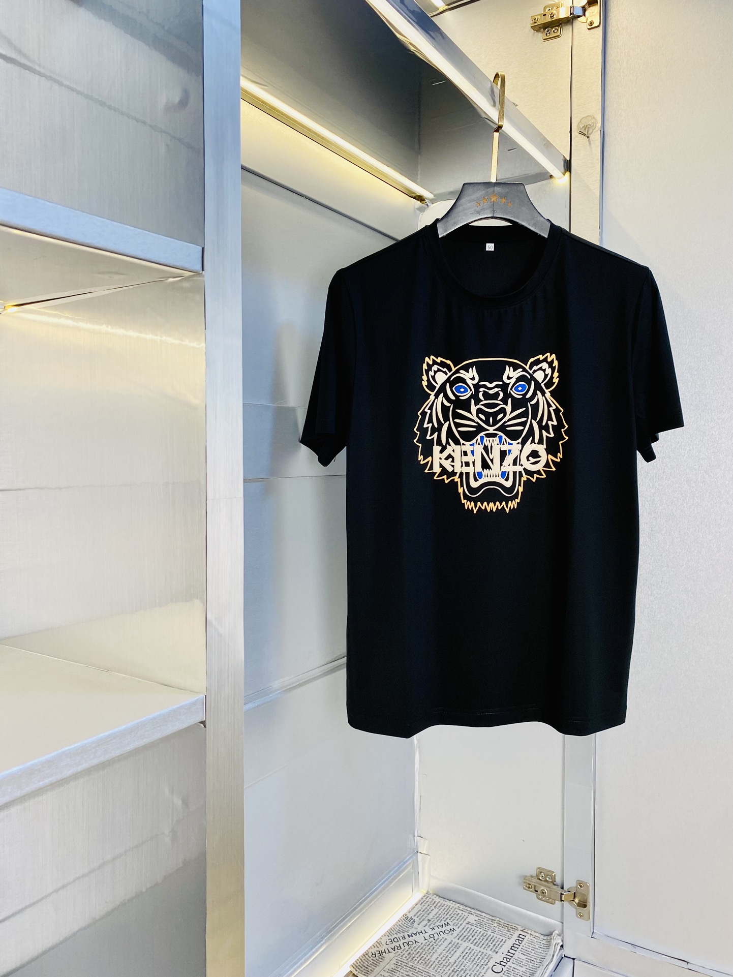 NO:508288,Wear 240 pounds, gospel of fat man, couple model, size M-6XL, tiger head, Kenzo, original single quality, latest style, round neck short-sleeved T-shirt, selected counter customized top-grade double mercerized cotton imported fabric, all details are perfectly 1 to 1 replica, restore the authentic 100% original hardware, high-end customized auxiliary materials, original factory original standard, excellent upper body effect!  ,T-shirt,tees,t-shirt,alexander wang19860909穿240斤 胖子福音 情侣款 码数M-6XL 老虎头Kenzo 原单品质 最新款 圆领短袖T恤衣服 精选专柜订制顶级双丝光棉进口面料 所有细节做工完美1比1复刻 还原正品百分百 原版五金 高端订制辅料 原厂原标 上身效果超赞！,,T-shirt,tees，t-shirt,alexander wang,Men's clothing