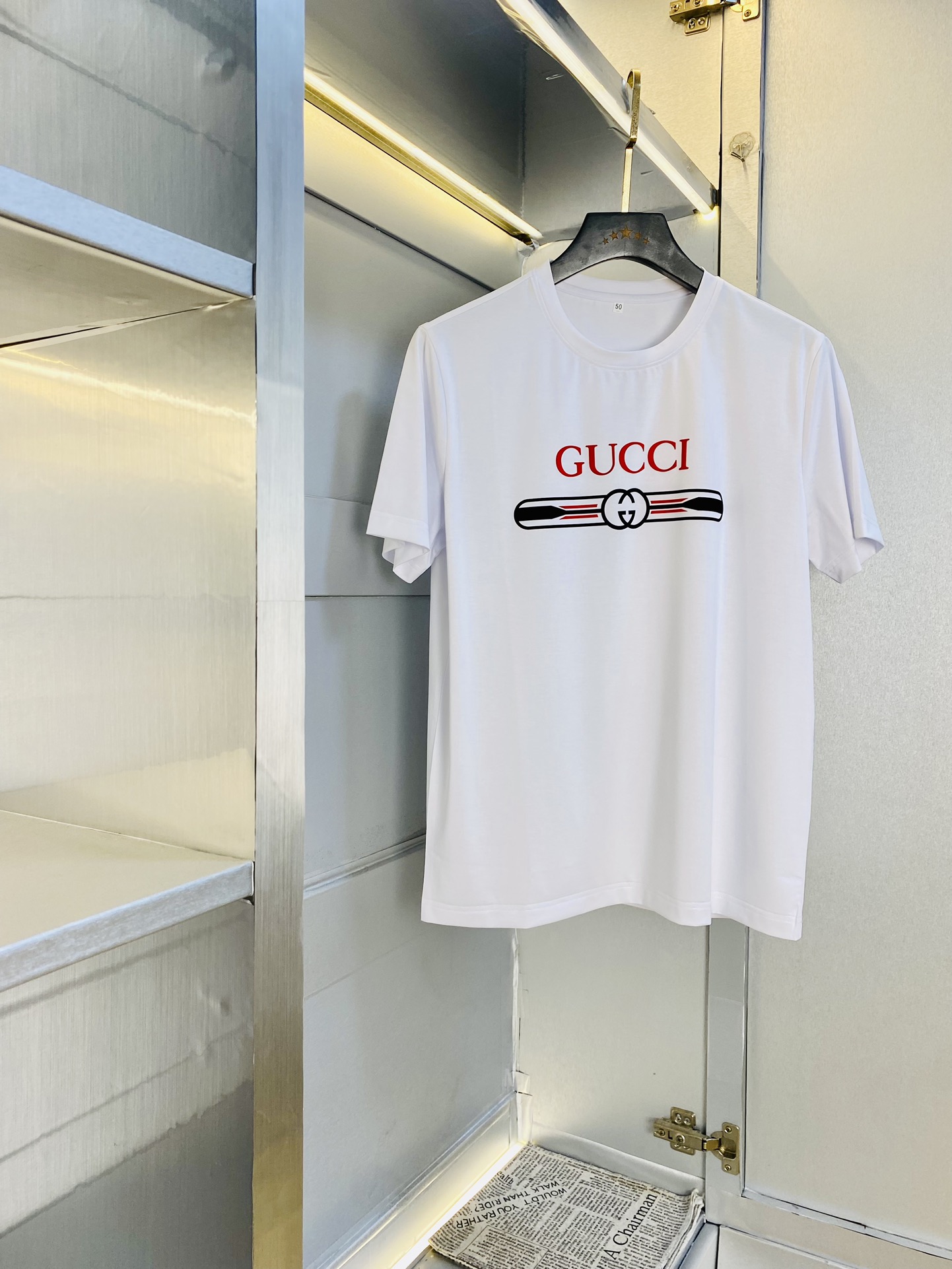 NO:480893,Wear 240 pounds, Fatty Gospel, Couple model, Size M-6XL, Gucci, Original single quality, 2025 latest model, round neck short-sleeved T-shirt, selected counter customized top-grade double mercerized cotton imported fabric, all details are perfectly 1 to 1 replica, restore the authentic 100% original hardware, high-end customized auxiliary materials, original factory original standard, the upper body effect is excellent!  ,gucci,T-shirt,tees,t-shirt,alexander wang19860909穿240斤 胖子福音 情侣款 码数M-6XL 古奇Gucci 原单品质 2025最新款 圆领短袖T恤衣服 精选专柜订制顶级双丝光棉进口面料 所有细节做工完美1比1复刻 还原正品百分百 原版五金 高端订制辅料 原厂原标 上身效果超赞！,,gucci,T-shirt,tees，t-shirt,alexander wang,Men's clothing