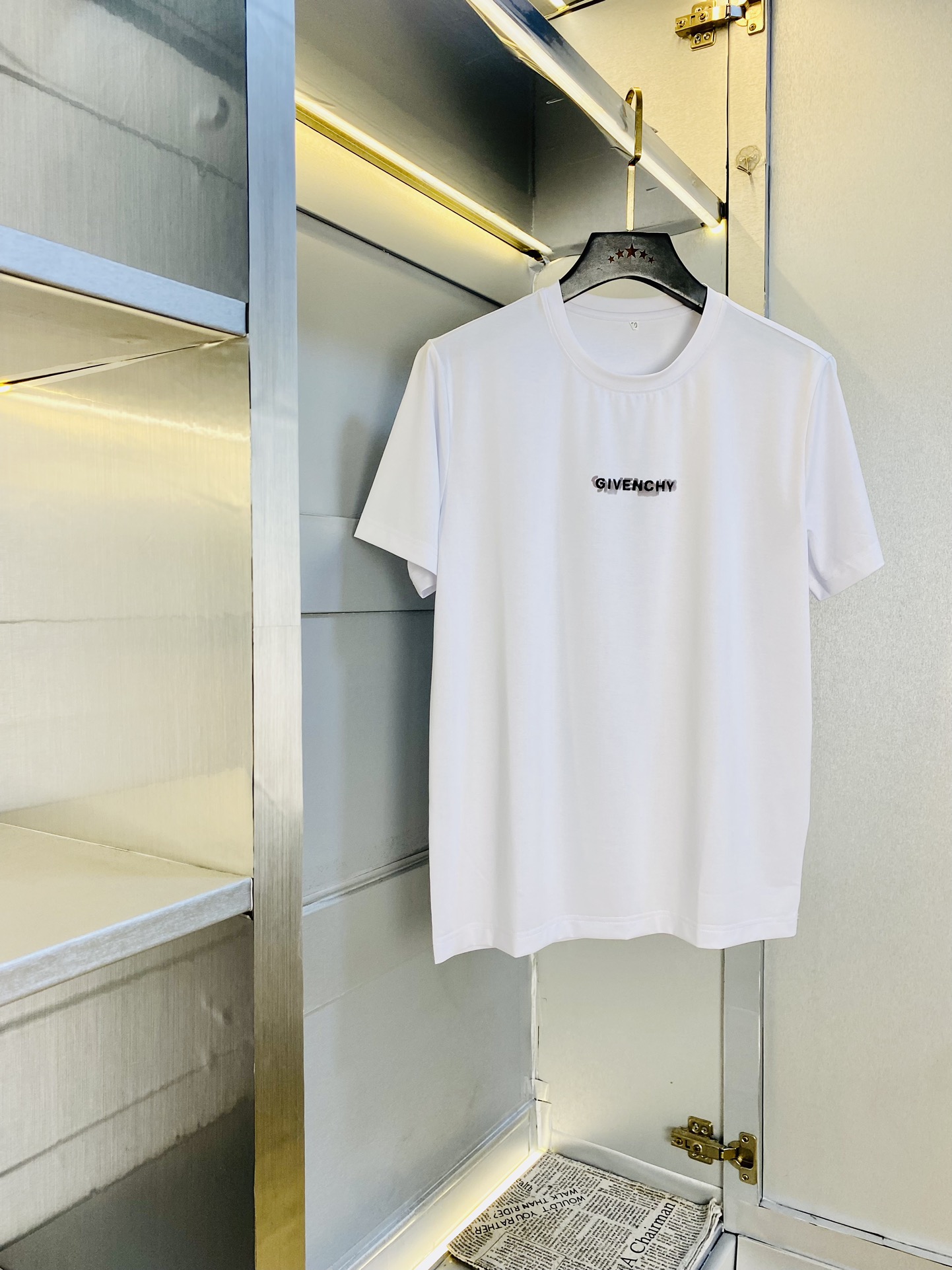 NO:480665,Wear 240 pounds, gospel of fat, couples, size M-6XL, Givenchy Givenchy original single quality, latest 2025 round neck short-sleeved T-shirts, selected counter customized top-grade double mercerized cotton imported fabric, all details are perfectly 1 to 1 replica, restore the authentic 100% original hardware, high-end customized auxiliary materials, original factory original standard, excellent upper body effect!  ,,givenchy,givenchy,T-shirt,tees,t-shirt,alexander wang19860909穿240斤 胖子福音 情侣款 码数M-6XL 纪梵希Givenchy 原单品质 2025最新款 圆领短袖T恤衣服 精选专柜订制顶级双丝光棉进口面料 所有细节做工完美1比1复刻 还原正品百分百 原版五金 高端订制辅料 原厂原标 上身效果超赞！,,givenchy,givenchy,T-shirt,tees，t-shirt,alexander wang,Men's clothing