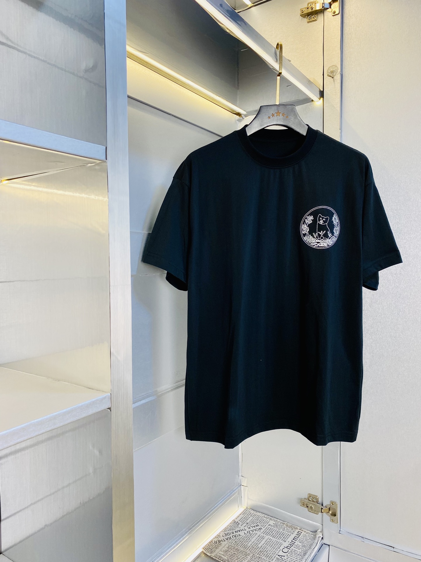 NO:450547,Wearable 230 catties Dior Original Quality 2025 Latest Men's Short-sleeved T-shirt with High-end Printing!  Selected counter custom-made pure cotton imported fabrics, all details are perfectly 1 to 1 replica, restore the authenticity 100% original hardware, high-end customized auxiliary materials, original factory original standard, excellent upper body effect!  S-XXL (/130-140 catties wear S), dior,dior,t-shirt,tees,t-shirt,alexander wang19860909可穿230斤 迪奥Dior 原单品质 2025最新款 男装短袖T恤 高级印花做工！精选专柜订制纯棉进口面料 所有细节做工完美1比1复刻 还原正品百分百 原版五金 高端订制辅料 原厂原标 上身效果超赞！码数S-XXL（/130-140斤穿S）,,dior,dior,T-shirt,tees，t-shirt,alexander wang,Men's clothing