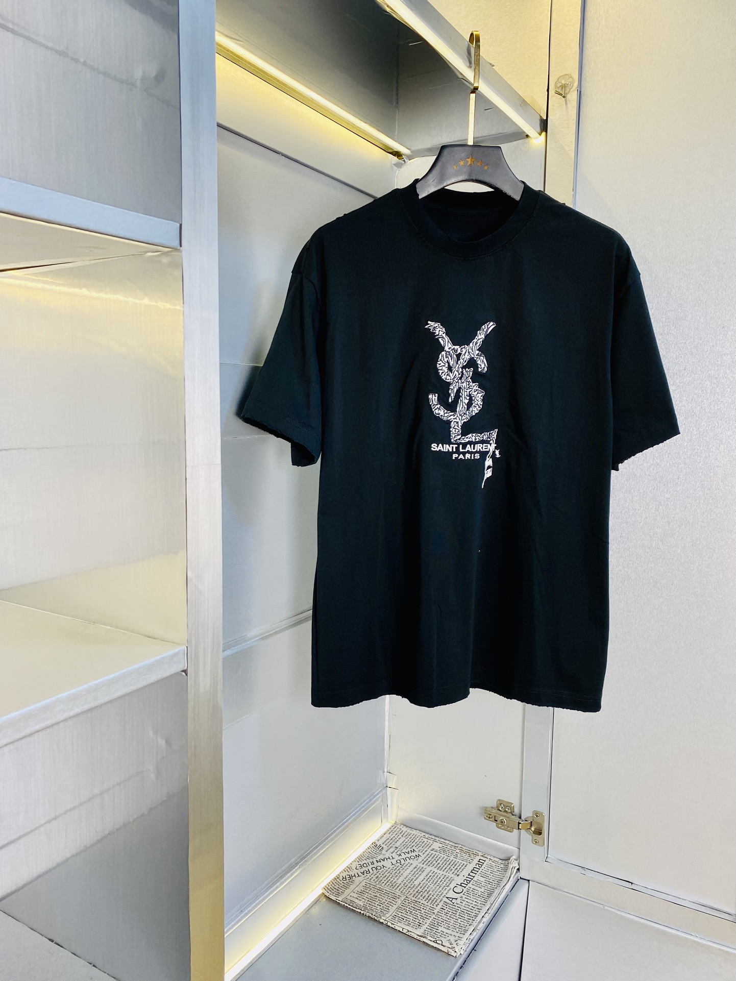 NO:452518,Wearable 230 catties Saint Laurent YSL Original quality Latest style Men's short-sleeved T-shirt High-end printed workmanship!  Selected counter custom-made pure cotton imported fabrics, all details are perfectly 1 to 1 replica, restore the authenticity 100% original hardware, high-end customized auxiliary materials, original factory original standard, excellent upper body effect!  S-XXL (/130-140 catties wear S), saint laurent, saint laurent, T-shirt, tees, t-shirt, alexander wang19860909可穿230斤 圣罗兰YSL 原单品质 最新款 男装短袖T恤 高级印花做工！精选专柜订制纯棉进口面料 所有细节做工完美1比1复刻 还原正品百分百 原版五金 高端订制辅料 原厂原标 上身效果超赞！码数S-XXL（/130-140斤穿S）,,saint laurent,saint laurent,T-shirt,tees，t-shirt,alexander wang,Men's clothing