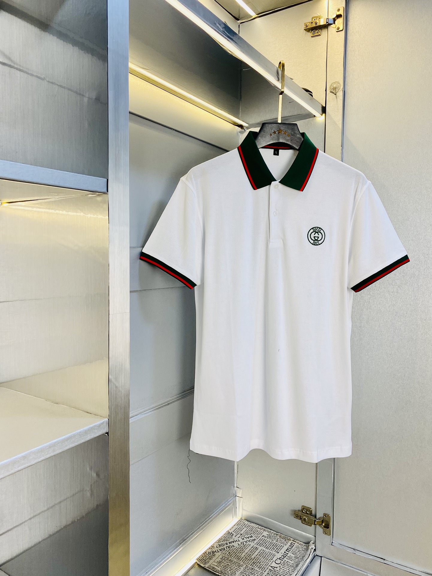 NO:450573,The original single product can wear 200 kilograms Gucci Original single quality 2025 latest men's lapel short-sleeved T-shirt Polo shirt high-end printing workmanship!  Selected counters to customize the top-grade double mercerized bead flooring fabric. All details are perfectly crafted and replicated 100% authentic. Original hardware, high-end customized auxiliary materials, original factory original standard, excellent upper body effect!  Code number M-3XL, gucci, T-shirt,tees, t-shirt,alexander wang19860909原单货可穿200斤 古奇Gucci 原单品质 2025最新款 男装翻领短袖T恤Polo衫 高级印花做工！精选专柜订制顶级双丝光珠地棉进口面料 所有细节做工完美1比1复刻 还原正品百分百 原版五金 高端订制辅料 原厂原标 上身效果超赞！码数M-3XL,,gucci,T-shirt,tees，t-shirt,alexander wang,Men's clothing