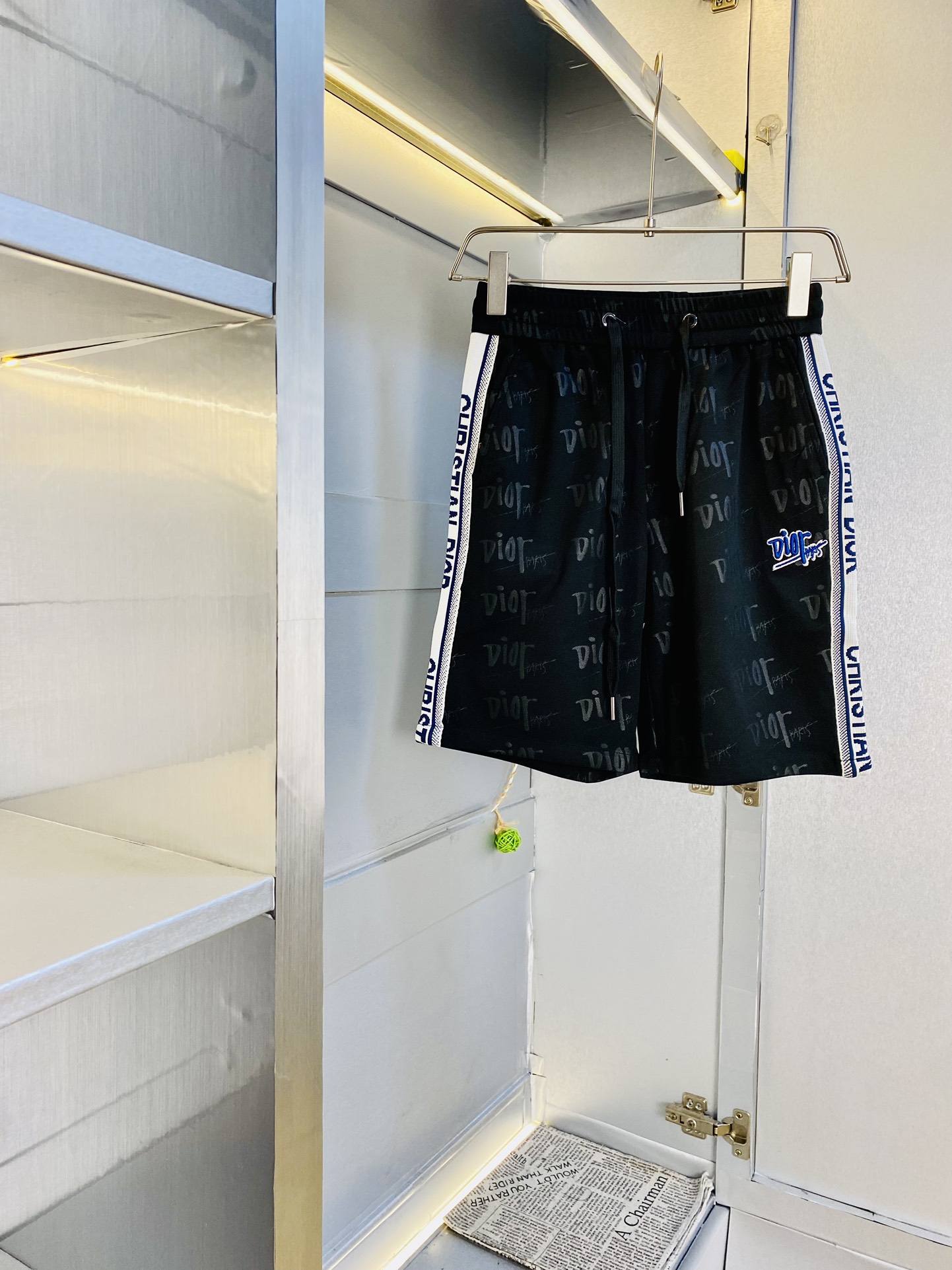 NO:474782,The gospel of Fatty Couple Model 200 pounds to wear Dior Dior is a big recommendation!  The latest version of the 2025 summer essential counter series shorts, beach pants, five-quarter pants, casual pants, high-end customized original hardware. The upper body effect is super positive, the leg lines are fully demonstrated, and the imported fabric is provided by all customers. The texture is tight and delicate, the upper body is very comfortable and stylish, and it is extremely practical and versatile, which is very worth buying!  Requested recommendations from old customers!  Code count: M-3XL, dior, dior, shorts, alexander wang19860909情侣款胖子福音 200斤可穿 迪奥Dior 重磅推荐！2025夏季必备专柜系列最新款短裤沙滩裤五分裤休闲裤高端订制原版五金 上身效果超正,腿部线条完全得到彰显,全客供进口面料 纹理 紧致细腻,上身非常舒适有型,而且极为实穿百搭,非常值得入手！老客户必收推荐！ 码数:M-3XL,,dior,dior,shorts,alexander wang,Men's clothing