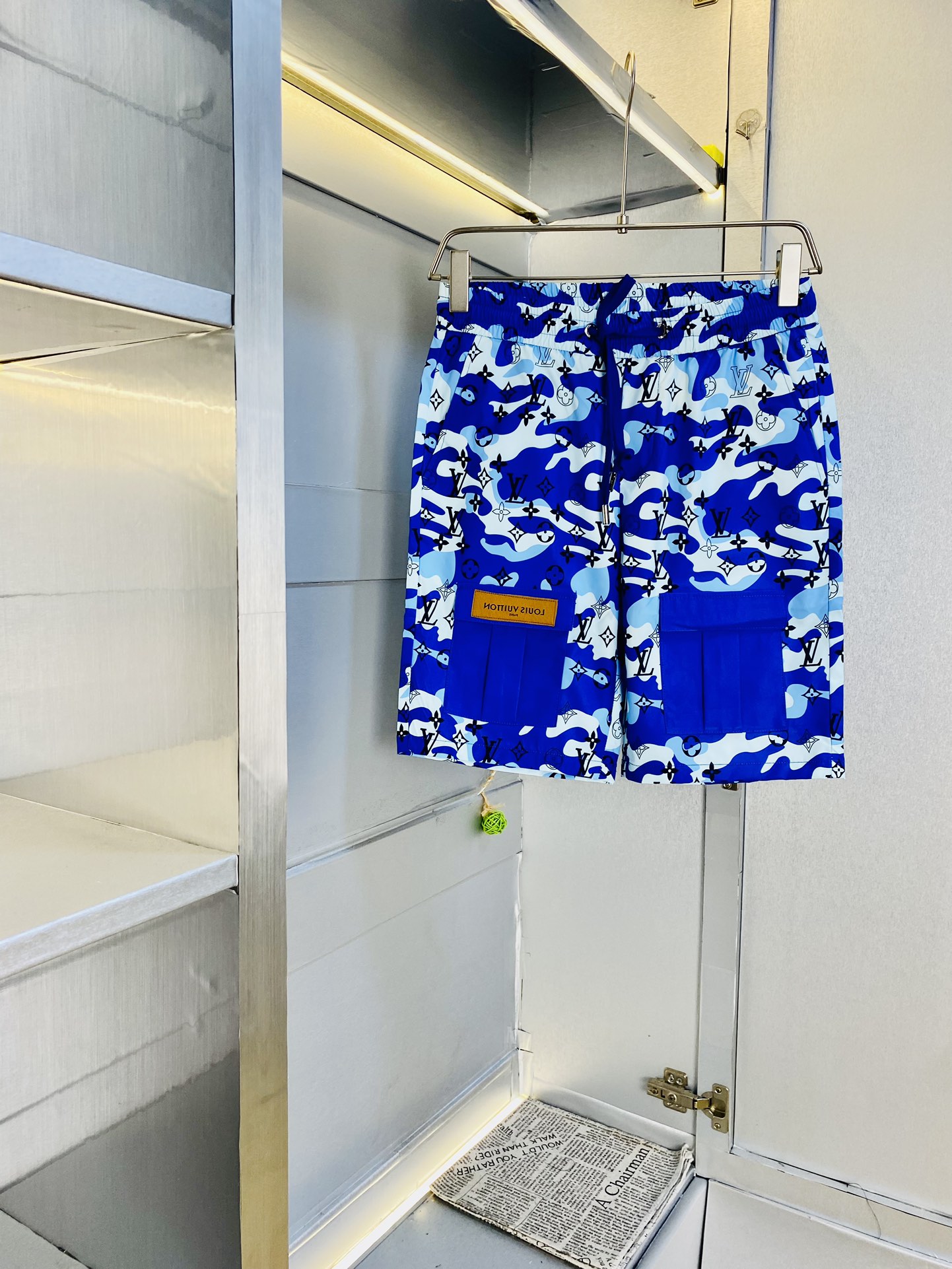 NO:462930,The gospel of the couple's fat man, 200 pounds to wear, Louis Vuitton Lv, a big recommendation!  The latest shorts, beach pants, five-quarter pants, casual pants, quick-drying pants, quick-drying shorts, high-end customized original hardware. The upper body effect is super positive, the leg lines are fully demonstrated, and all customers provide imported fabrics, textures are tight and delicate, the upper body is very comfortable and stylish, and it is extremely practical and versatile, which is very worth buying!  Requested recommendations from old customers!  Number of codes: M-3XL, louis vuitton,louis vuitton, shorts,alexander wang19860909情侣款胖子福音 200斤可穿 路易威登Lv 重磅推荐！2025夏季必备专柜系列最新款短裤沙滩裤五分裤休闲裤速干裤速干短裤高端订制原版五金 上身效果超正,腿部线条完全得到彰显,全客供进口面料 纹理 紧致细腻,上身非常舒适有型,而且极为实穿百搭,非常值得入手！老客户必收推荐！ 码数:M-3XL,,louis vuitton,louis vuitton,shorts,alexander wang,Men's clothing