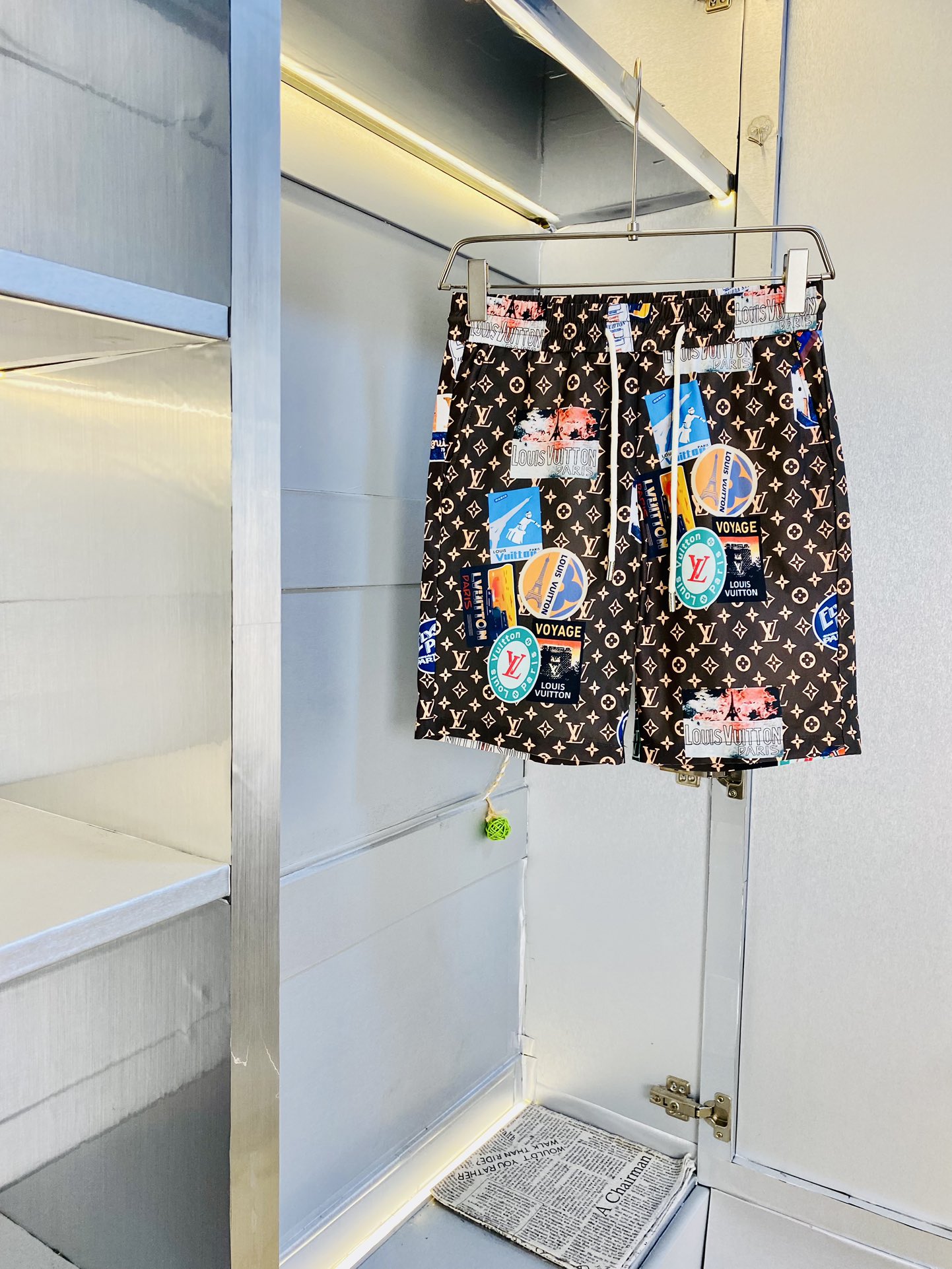 NO:460116,Wearable pounds Couple style Louis Vuitton Lv Original quality Latest style Quick-dry shorts Quick-dry pants Beach pants Elastic pants Sport pants Premium workmanship!  Selected counter custom imported fabrics, all details are perfectly 1-to-1 reproduction, restore the authenticity 100% original hardware, high-end customized auxiliary materials, original factory original standard, excellent upper body effect!  Code number M-4XL, louis vuitton,louis vuitton,shorts,alexander wang19860909可穿斤 情侣款 路易威登Lv 原单品质 最新款 速干短裤速干裤沙滩裤松紧裤运动裤高级做工！精选专柜订制进口面料 所有细节做工完美1比1复刻 还原正品百分百 原版五金 高端订制辅料 原厂原标 上身效果超赞！码数M-4XL,,louis vuitton,louis vuitton,shorts,alexander wang,Men's clothing