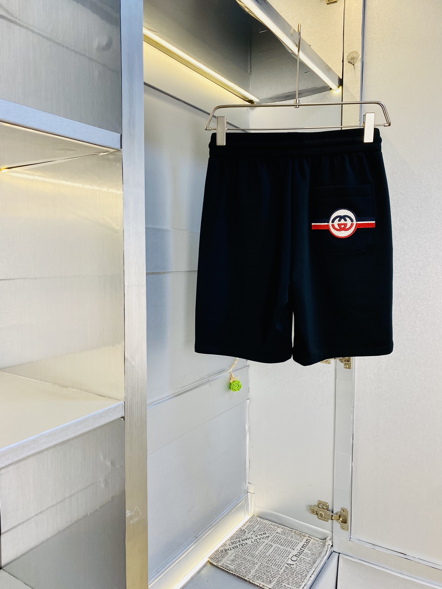 NO:462967,Gospel of Fatty Couple Style 210 pounds to wear Gucci Gucci is a big recommendation!  The latest version of the 2025 Spring and Summer Essential Counter Series, shorts, beach pants, five-quarter pants, casual pants, high-end customized original hardware, the upper body effect is super positive, the leg lines are fully demonstrated, and the imported quick-drying fabric is provided by all customers. The texture is tight and delicate, the upper body is very comfortable and stylish, and it is extremely practical and versatile, which is very worth buying!  Requested recommendations from old customers!  Code count: M-3XL, gucci, shorts, alexander wang19860909情侣款胖子福音 210斤可穿 古奇Gucci 重磅推荐！2025春夏必备专柜系列最新款短裤沙滩裤五分裤休闲裤高端订制原版五金 上身效果超正,腿部线条完全得到彰显,全客供进口速干面料 纹理 紧致细腻,上身非常舒适有型,而且极为实穿百搭,非常值得入手！老客户必收推荐！ 码数:M-3XL,,gucci,shorts,alexander wang,Men's clothing