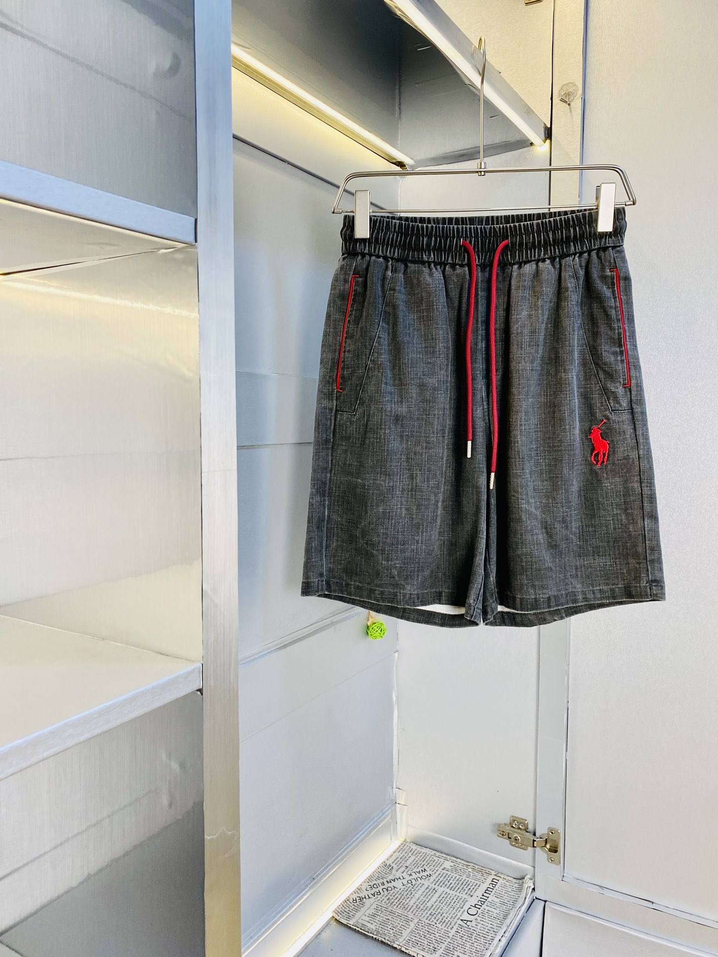 NO:462971,The gospel of Fatty Couple Style 210 pounds to wear, Ruff Lauren Polo, a big recommendation!  The latest version of the 2025 Spring and Summer Essential Counter Series, shorts, beach pants, five-quarter pants, casual pants, high-end customized original hardware, the upper body effect is super positive, the leg lines are fully demonstrated, and the imported quick-drying fabric is provided by all customers. The texture is tight and delicate, the upper body is very comfortable and stylish, and it is extremely practical and versatile, which is very worth buying!  Requested recommendations from old customers!  Number of codes: M-3XL, shorts, alexander wang19860909情侣款胖子福音 210斤可穿 拉夫劳伦Polo 重磅推荐！2025春夏必备专柜系列最新款短裤沙滩裤五分裤休闲裤高端订制原版五金 上身效果超正,腿部线条完全得到彰显,全客供进口速干面料 纹理 紧致细腻,上身非常舒适有型,而且极为实穿百搭,非常值得入手！老客户必收推荐！ 码数:M-3XL,,shorts,alexander wang,Men's clothing