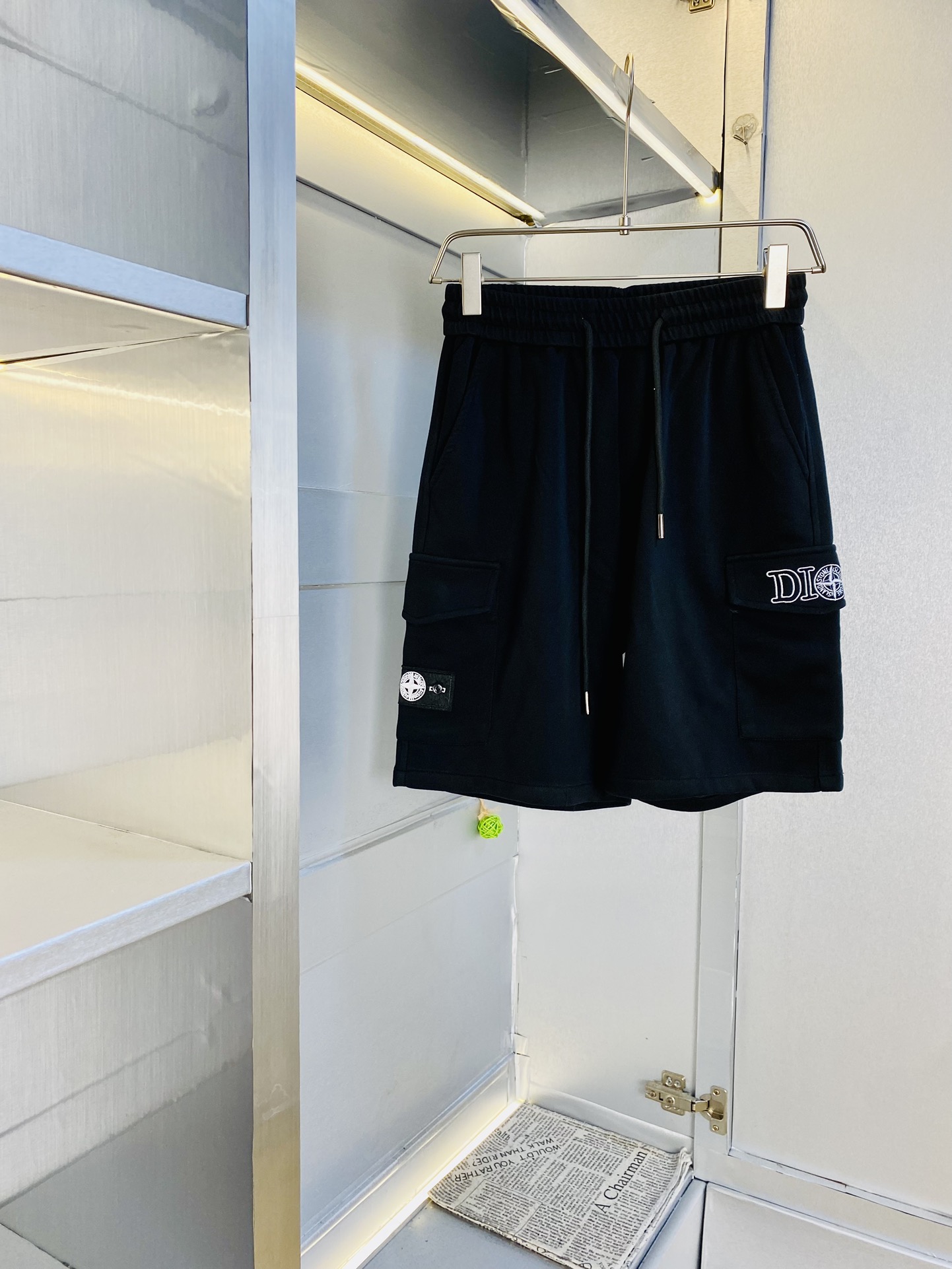 NO:508328,The gospel of Fatty Couple Model 210 pounds to wear Dior Dior is a big recommendation!  The latest version of the spring and summer essential counter series is shorts, beach pants, five-quarter pants, casual pants, high-end customized original hardware. The upper body has super positive effect and the leg lines are fully demonstrated. The imported quick-drying fabric is provided by all customers. The texture is tight and delicate. The upper body is very comfortable and stylish, and it is extremely practical and versatile, which is very worth buying!  Requested recommendations from old customers!  Code count: M-3XL, dior, dior, shorts, alexander wang19860909情侣款胖子福音 210斤可穿 迪奥Dior 重磅推荐！春夏必备专柜系列最新款短裤沙滩裤五分裤休闲裤高端订制原版五金 上身效果超正,腿部线条完全得到彰显,全客供进口速干面料 纹理 紧致细腻,上身非常舒适有型,而且极为实穿百搭,非常值得入手！老客户必收推荐！ 码数:M-3XL,,dior,dior,shorts,alexander wang,Men's clothing