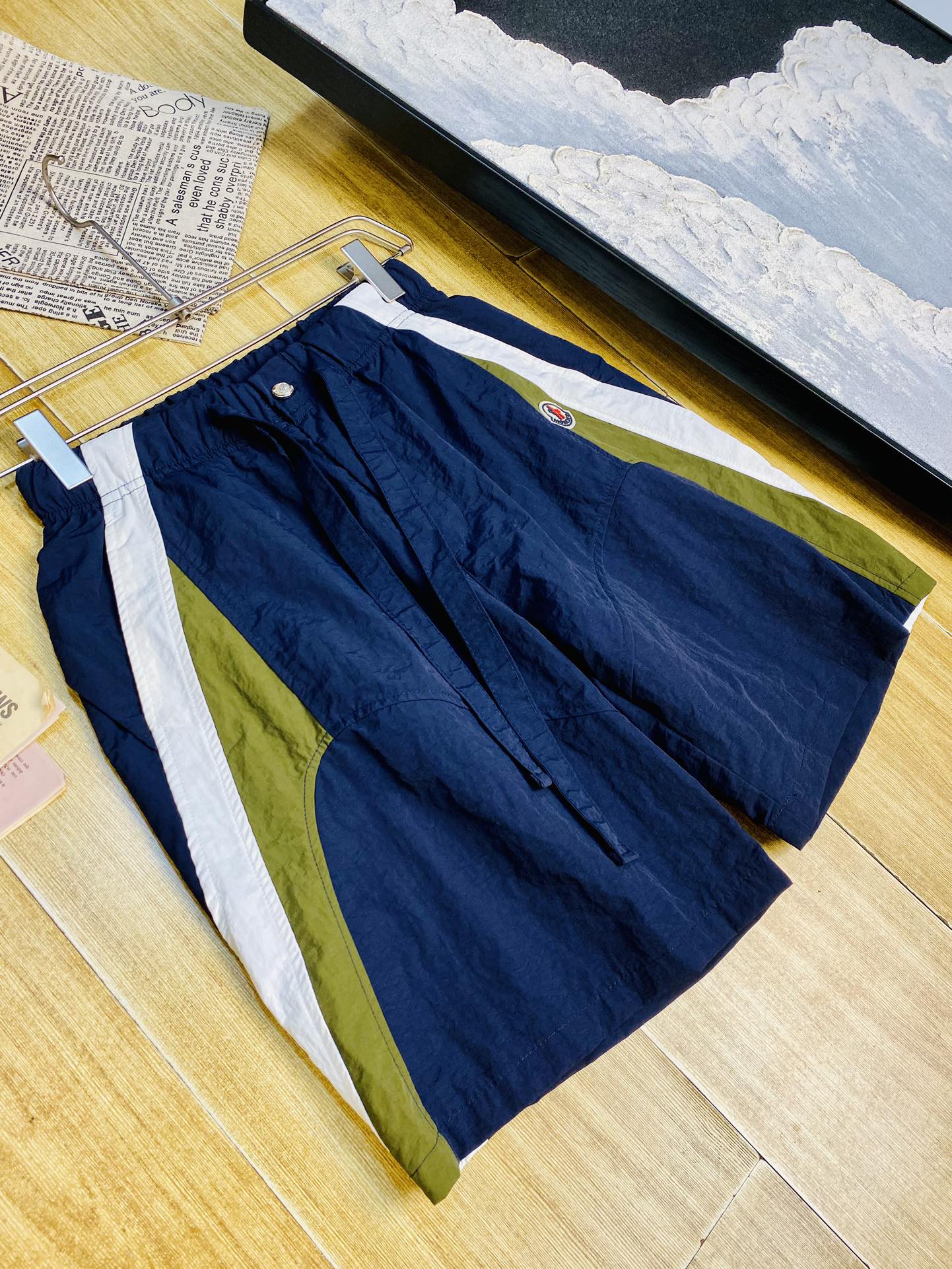 NO:462991,Gospel of Fatty Couple Style 220 pounds to wear, Moncler, a heavy recommendation!  The latest version of the 2025 Spring and Summer must-have counter series of shorts, beach pants, five-quarter pants, casual pants, quick-drying pants, quick-drying shorts, high-end customized original hardware. The upper body effect is super positive, the leg lines are fully demonstrated. The imported quick-drying fabric is provided by all customers. The texture is tight and delicate, the upper body is very comfortable and stylish, and it is extremely practical and versatile, which is very worth buying!  Requested recommendations from old customers!  Number of codes: M-3XL, Moncler, shorts, alexander wang19860909情侣款胖子福音 220斤可穿 蒙口Moncler 重磅推荐！2025春夏必备专柜系列最新款短裤沙滩裤五分裤休闲裤速干裤速干短裤高端订制原版五金 上身效果超正,腿部线条完全得到彰显,全客供进口速干面料 纹理 紧致细腻,上身非常舒适有型,而且极为实穿百搭,非常值得入手！老客户必收推荐！ 码数:M-3XL,,Moncler,shorts,alexander wang,Men's clothing