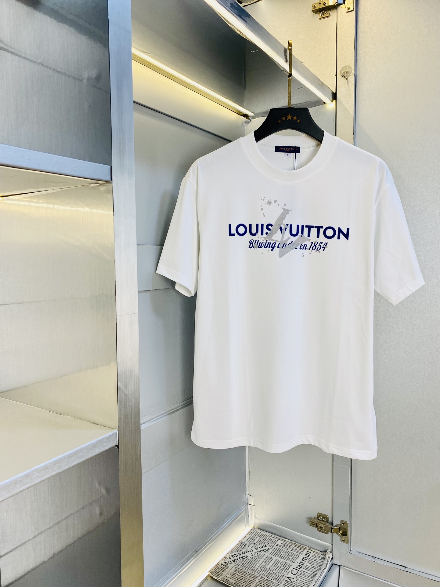 NO:606390,The same style on the official website can be worn up to 210 pounds. Louis Vuitton Lv original order quality. The latest short-sleeved style. Selected counters to customize top-grade pure cotton imported fabrics. All details are perfectly crafted and reproduced 1:1. Restore 100% authenticity. Original hardware. High-end customized accessories. Original factory original label. The upper body effect is great. Size M-4XL (175/catties to wear L),, louis vuitton, louis vuitton, T-shirt, alexander wang19860909官网同款可穿210斤 路易威登Lv 原单品质 最新款短袖 精选专柜订制顶级纯棉进口面料 所有细节做工完美1比1复刻 还原正品百分百 原版五金 高端订制辅料 原厂原标 上身效果超赞 码数 M-4XL(175/斤穿L),,louis vuitton,louis vuitton,T-shirt,alexander wang,Men's clothing