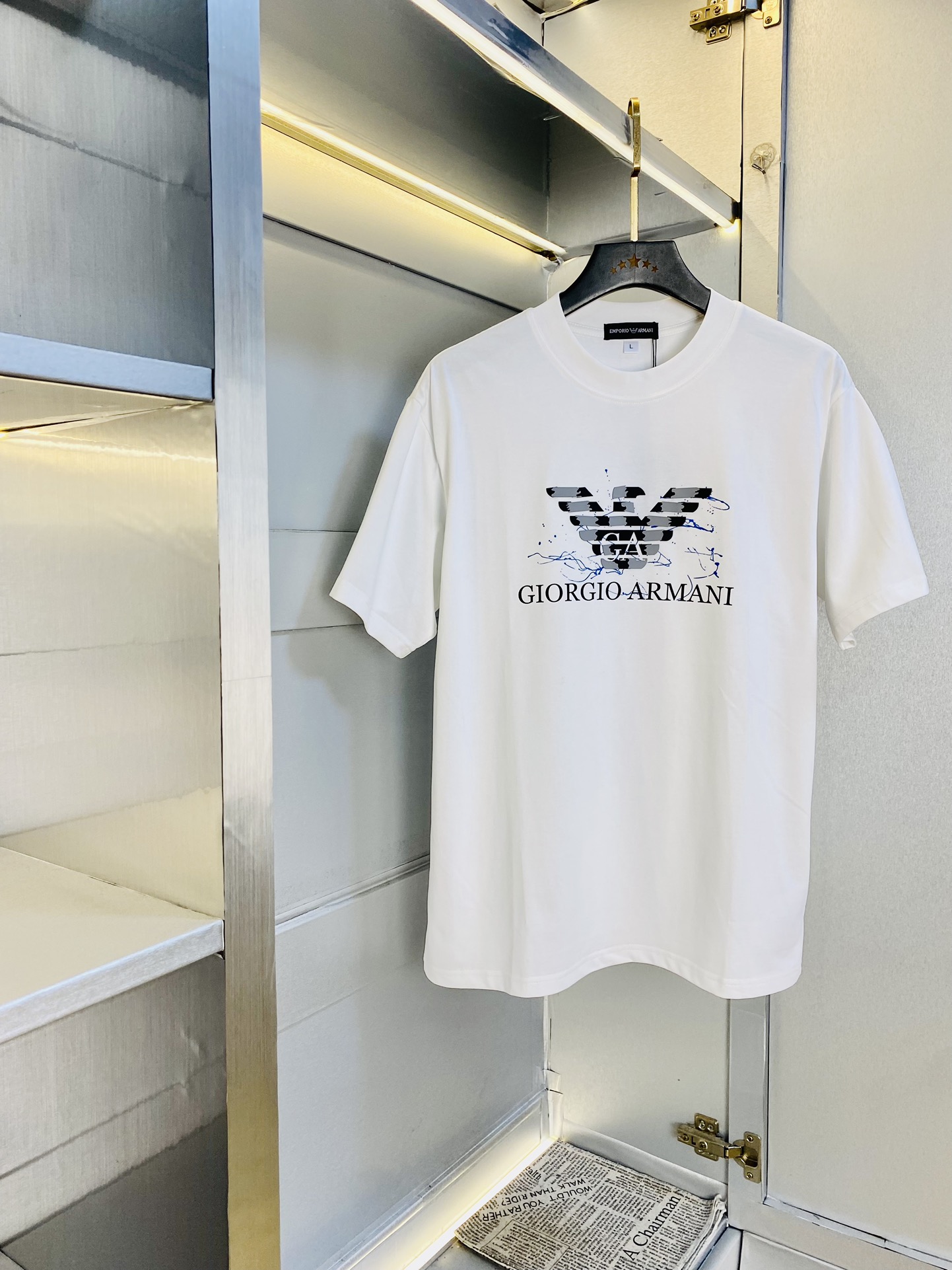 NO:474842,The same style on the official website can wear 210 catties Armani Armani Original single quality 2025 latest short-sleeved style selected counter customized top-grade cotton imported fabrics All details are perfectly 1 to 1 replicate, restore the authentic 100% original hardware High-end custom auxiliary materials Original factory original standard The upper body effect is excellent Number of codes M-4XL (175/catties wearing L), Armani,armani,T-shirt,alexander wang19860909官网同款可穿210斤 阿玛尼Armani 原单品质 2025最新款短袖 精选专柜订制顶级纯棉进口面料 所有细节做工完美1比1复刻 还原正品百分百 原版五金 高端订制辅料 原厂原标 上身效果超赞 码数 M-4XL(175/斤穿L),,armani,armani,T-shirt,alexander wang,Men's clothing