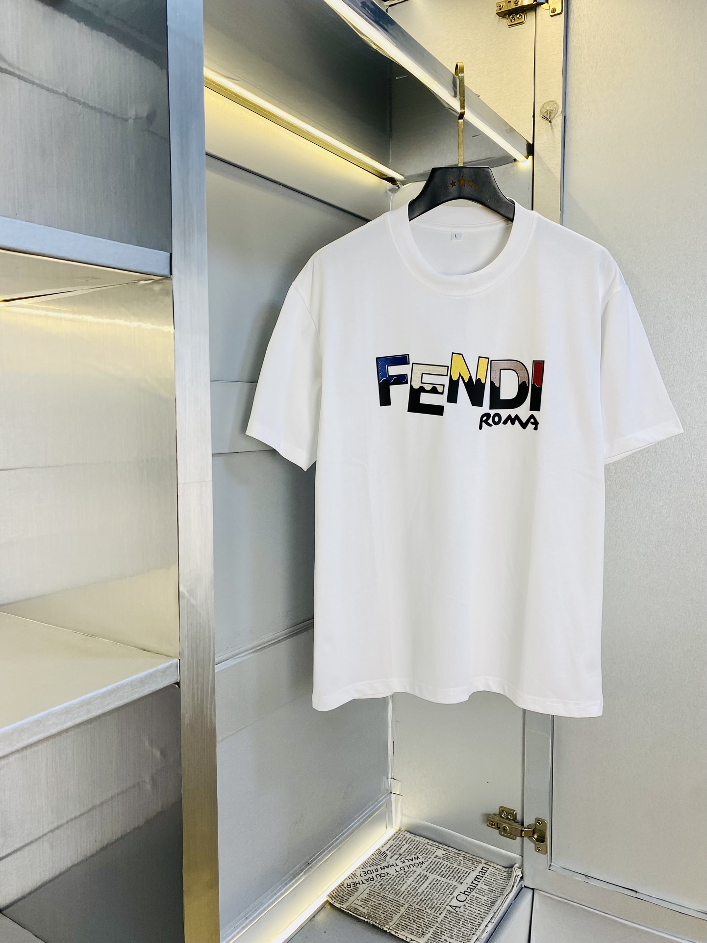 NO:606401,The same style on the official website can be worn up to 210 pounds. Fendi original quality. The latest short-sleeved style. Selected counters to customize top-grade pure cotton imported fabrics. All details are perfectly crafted and reproduced 1:1 to restore 100% authenticity. Original hardware. High-end customized accessories. Original factory original label. The upper body effect is great. Size M-4XL (175/catties to wear L),,fendi,fendi,T-shirt,alexander wang19860909官网同款可穿210斤 芬迪Fendi 原单品质 最新款短袖 精选专柜订制顶级纯棉进口面料 所有细节做工完美1比1复刻 还原正品百分百 原版五金 高端订制辅料 原厂原标 上身效果超赞 码数 M-4XL(175/斤穿L),,fendi,fendi,T-shirt,alexander wang,Men's clothing