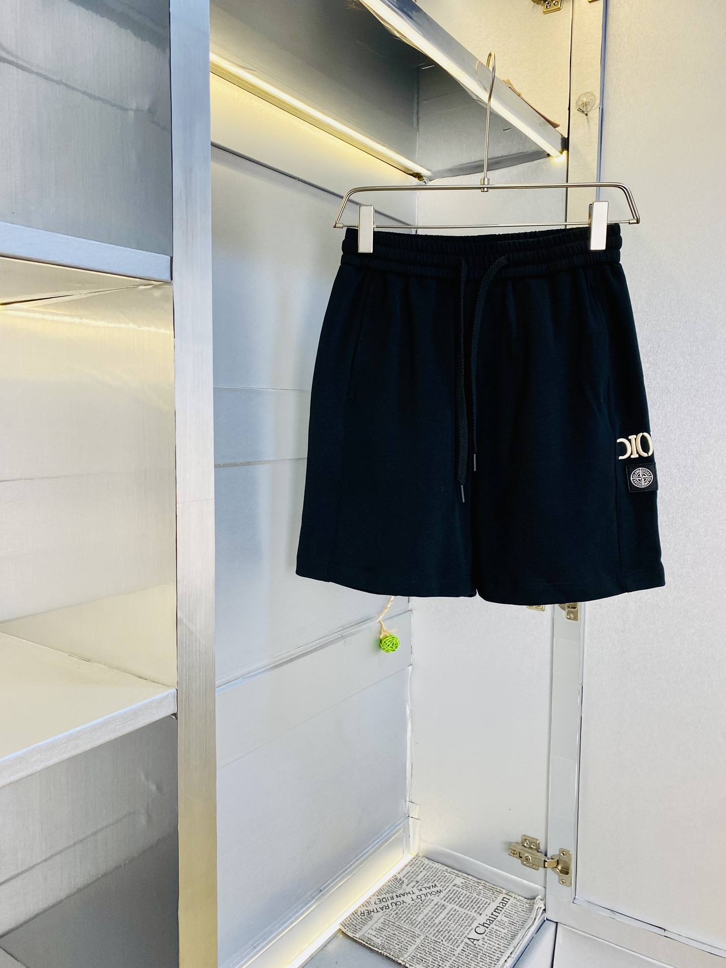 NO:472612,The gospel of Fatty Couple Style 230 pounds to wear Dior Dior is a big recommendation!  The latest version of the 2025 summer essential counter series shorts, beach pants, five-quarter pants, casual pants, high-end customized original hardware. The upper body effect is super positive, the leg lines are fully demonstrated, and the imported fabric is provided by all customers. The texture is tight and delicate, the upper body is very comfortable and stylish, and it is extremely practical and versatile, which is very worth buying!  Requested recommendations from old customers!  Large size: M-3XL (175/130 catties wear M), dior, dior, shorts, alexander wang19860909情侣款胖子福音 230斤可穿 迪奥Dior 重磅推荐！2025夏季必备专柜系列最新款短裤沙滩裤五分裤休闲裤高端订制原版五金 上身效果超正,腿部线条完全得到彰显,全客供进口面料 纹理 紧致细腻,上身非常舒适有型,而且极为实穿百搭,非常值得入手！老客户必收推荐！ 码数偏大:M-3XL（175/130斤穿M）,,dior,dior,shorts,alexander wang,Men's clothing