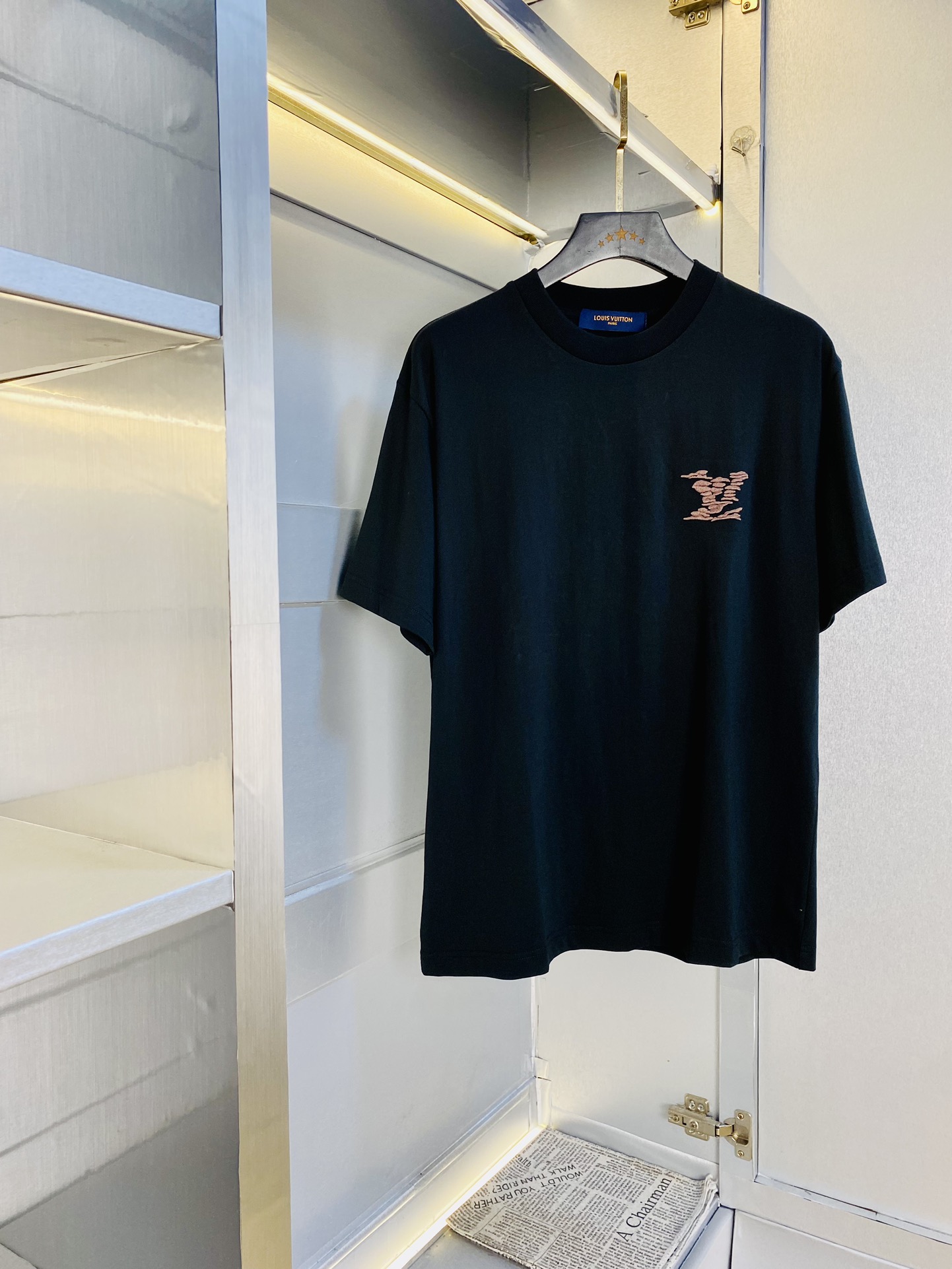 NO:508298,Wear 220 kilograms original order!  Fatty Gospel Couple Outfit Louis Vuitton Lv Original Quality Latest Short Sleeve T-shirt Five-quarter Sleeve Middle Sleeve Selected counter Customized top-grade cotton imported fabric with original wash mark!  Complete three standards, all the details are perfectly 1-to-1 reproduction, restore the authenticity 100% original hardware, high-end customized auxiliary materials, original factory original standards, excellent upper body effect!  The counter is large in size Xs-XL (175/130 catties wearing Xs), louis vuitton,louis vuitton,t-shirt,tees,t-shirt,alexander wang19860909穿220斤 原单货！胖子福音 情侣装路易威登Lv 原单品质 最新款 短袖T恤 五分袖中袖 精选专柜订制顶级纯棉进口面料 带原版洗水唛！三标齐全 所有细节做工完美1比1复刻 还原正品百分百 原版五金 高端订制辅料 原厂原标 上身效果超赞！专柜码数偏大Xs-XL(175/130斤穿Xs),,louis vuitton,louis vuitton,T-shirt,tees，t-shirt,alexander wang,Men's clothing