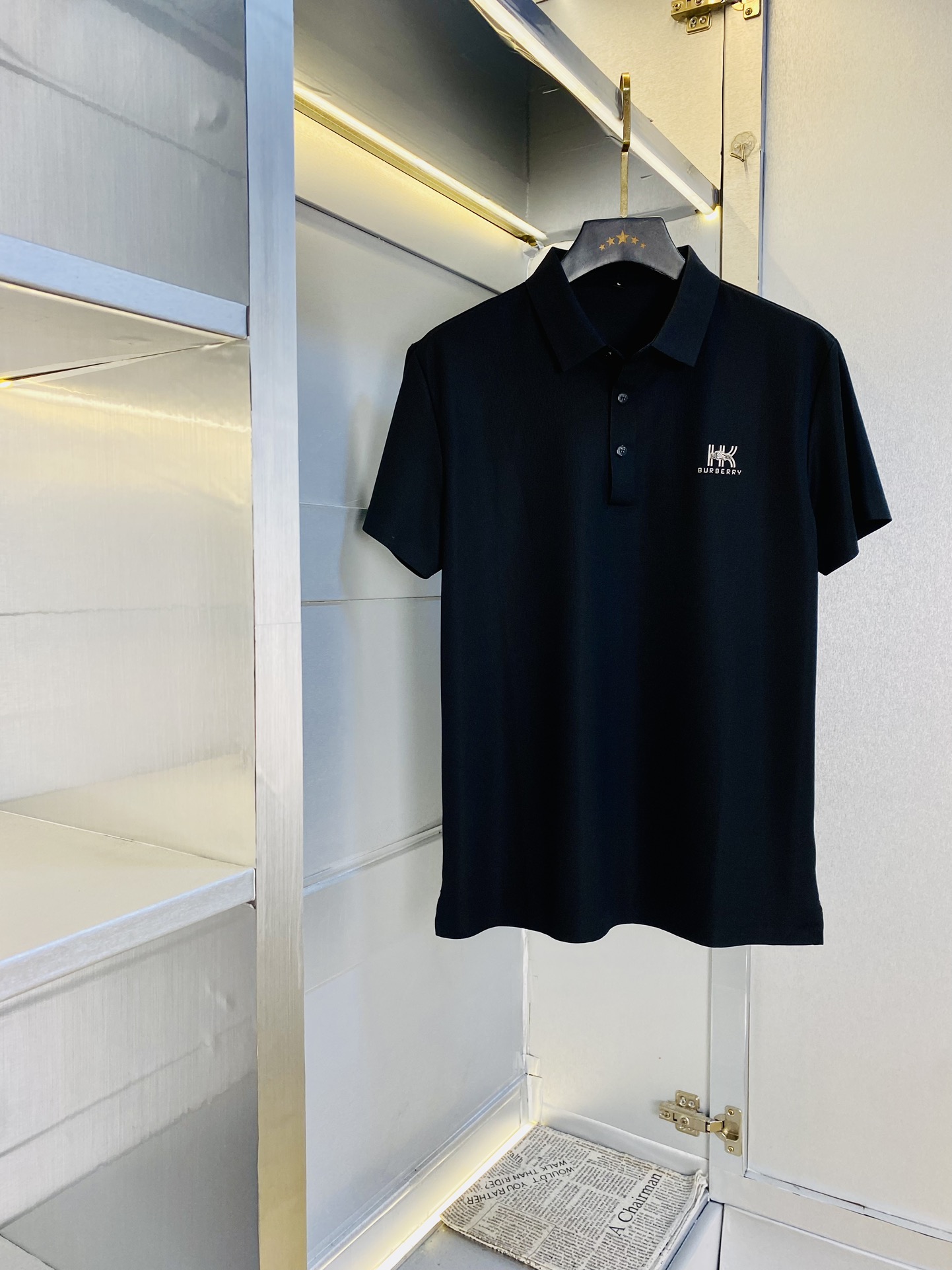 NO:508322,The original order can be worn 220 kilograms. Burberry Burberry original order quality. The latest style. Men's lapel short-sleeved T-shirt. High-end printed workmanship!  Selected counters to customize the top-grade double mercerized bead flooring fabric. All details are perfectly crafted and replicated 100% authentic. Original hardware, high-end customized auxiliary materials, original factory original standard, excellent upper body effect!  Code number M-4XL, burberry, burberry, T-shirt, tees, t-shirt, alexander wang19860909原单货可穿220斤 巴宝莉Burberry 原单品质 最新款 男装翻领短袖T恤 高级印花做工！精选专柜订制顶级双丝光珠地棉进口面料 所有细节做工完美1比1复刻 还原正品百分百 原版五金 高端订制辅料 原厂原标 上身效果超赞！码数M-4XL,,burberry,burberry,T-shirt,tees，t-shirt,alexander wang,Men's clothing