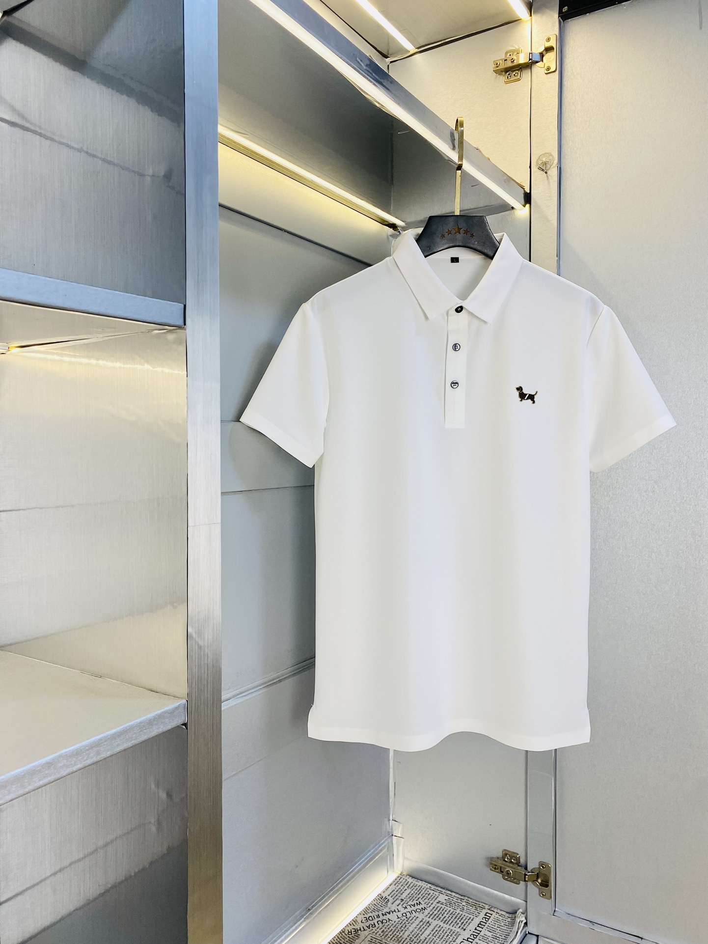 NO:446839,Original single item can be worn Tom Brown Tb Original single quality Latest style Men's lapel short-sleeved T-shirt Polo shirt High-end printed workmanship!  Selected counters to customize the top-grade double mercerized bead flooring fabric. All details are perfectly crafted and replicated 100% authentic. Original hardware, high-end customized auxiliary materials, original factory original standard, excellent upper body effect!  Code number M-4XL, thom browne, T-shirt,tees, t-shirt,alexander wang19860909原单货可穿斤 汤姆布朗Tb 原单品质 最新款 男装翻领短袖T恤Polo衫 高级印花做工！精选专柜订制顶级双丝光珠地棉进口面料 所有细节做工完美1比1复刻 还原正品百分百 原版五金 高端订制辅料 原厂原标 上身效果超赞！码数M-4XL,,thom browne,T-shirt,tees，t-shirt,alexander wang,Men's clothing