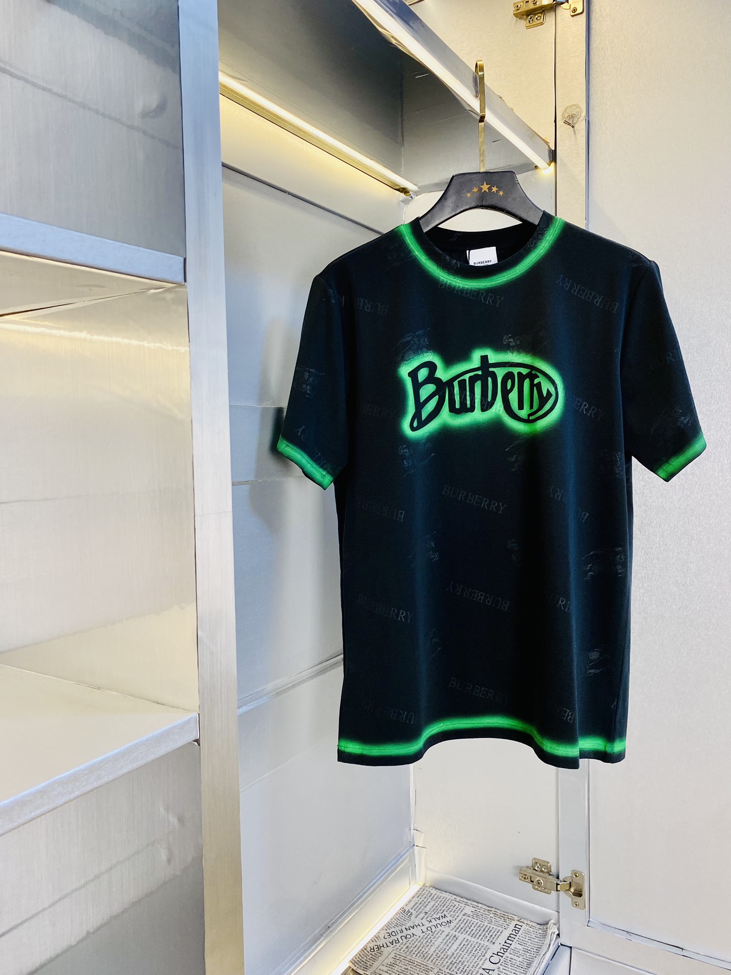 NO:449340,Wear 220 kilograms original order!  Fatty Gospel Couple Outfit Burberry Original Quality 2025 Latest Short Sleeve T-shirt Five-quarter Sleeve Middle Sleeve Selected counter Customized top-grade cotton imported fabric with original wash mark!  Complete three standards, all the details are perfectly 1-to-1 reproduction, restore the authenticity 100% original hardware, high-end customized auxiliary materials, original factory original standards, excellent upper body effect!  S-XXL (175/135 catties wear M), burberry, burberry, T-shirt, tees, t-shirt, alexander wang19860909穿220斤 原单货！胖子福音 情侣装巴宝莉Burberry 原单品质 2025最新款 短袖T恤 五分袖中袖 精选专柜订制顶级纯棉进口面料 带原版洗水唛！三标齐全 所有细节做工完美1比1复刻 还原正品百分百 原版五金 高端订制辅料 原厂原标 上身效果超赞！码数偏大S-XXL(175/135斤穿M),,burberry,burberry,T-shirt,tees，t-shirt,alexander wang,Men's clothing