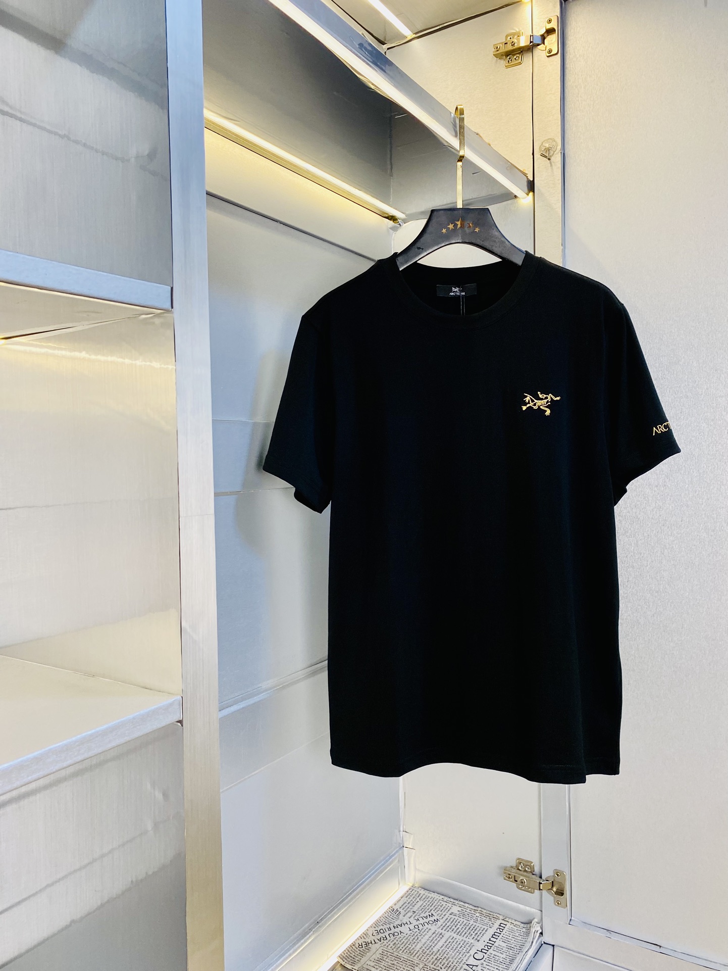 NO:449354,Wear 220 kilograms original order!  Fatty Gospel Couple suit Archaeopteryx Arcteryx Original quality 2025 latest short-sleeved T-shirt with five-point mid-sleeved Selected counter custom-made top-grade cotton imported fabric with original wash mark!  Complete three standards, all the details are perfectly 1-to-1 reproduction, restore the authenticity 100% original hardware, high-end customized auxiliary materials, original factory original standards, excellent upper body effect!  S-XXL (175/135 catties wear M), arc'teryx, T-shirt,tees, t-shirt,alexander wang19860909穿220斤 原单货！胖子福音 情侣装始祖鸟Arcteryx 原单品质 2025最新款 短袖T恤 五分袖中袖 精选专柜订制顶级纯棉进口面料 带原版洗水唛！三标齐全 所有细节做工完美1比1复刻 还原正品百分百 原版五金 高端订制辅料 原厂原标 上身效果超赞！码数偏大S-XXL(175/135斤穿M),arc'teryx,T-shirt,tees，t-shirt,alexander wang,Men's clothing