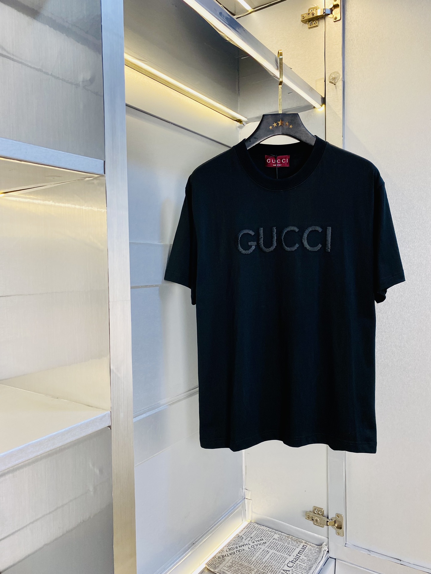 NO:486373,Wear 210 kilograms original order!  Fatty Gospel Gucci Couple Clothing Gucci Original Quality 2025 Latest Short-sleeved T-shirt Five-quarter Sleeve Middle Sleeve Selected counter custom-made top-grade cotton imported fabric with original wash mark!  Complete three standards, all the details are perfectly 1-to-1 reproduction, restore the authenticity 100% original hardware, high-end customized auxiliary materials, original factory original standards, excellent upper body effect!  The counter code is relatively large Xs-XL (175/130 catties wearing Xs), gucci, T-shirt, tees, t-shirt, alexander wang19860909穿210斤 原单货！胖子福音 情侣装古奇Gucci 原单品质 2025最新款 短袖T恤 五分袖中袖 精选专柜订制顶级纯棉进口面料 带原版洗水唛！三标齐全 所有细节做工完美1比1复刻 还原正品百分百 原版五金 高端订制辅料 原厂原标 上身效果超赞！专柜码数偏大Xs-XL(175/130斤穿Xs),,gucci,T-shirt,tees，t-shirt,alexander wang,Men's clothing