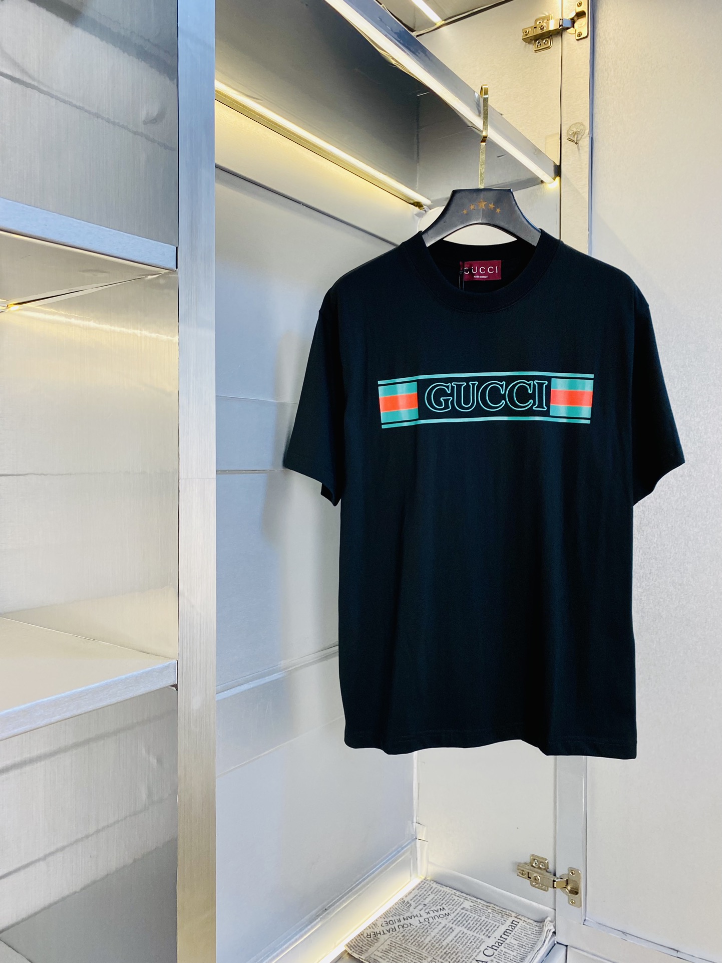 NO:450611,Wear 210 kilograms original order!  Fatty Gospel Gucci Couple Clothing Gucci Original Quality 2025 Latest Short-sleeved T-shirt Five-quarter Sleeve Middle Sleeve Selected counter custom-made top-grade cotton imported fabric with original wash mark!  Complete three standards, all the details are perfectly 1-to-1 reproduction, restore the authenticity 100% original hardware, high-end customized auxiliary materials, original factory original standards, excellent upper body effect!  The counter code is relatively large Xs-XL (175/130 catties wearing Xs), gucci, T-shirt, tees, t-shirt, alexander wang19860909穿210斤 原单货！胖子福音 情侣装古奇Gucci 原单品质 2025最新款 短袖T恤 五分袖中袖 精选专柜订制顶级纯棉进口面料 带原版洗水唛！三标齐全 所有细节做工完美1比1复刻 还原正品百分百 原版五金 高端订制辅料 原厂原标 上身效果超赞！专柜码数偏大Xs-XL(175/130斤穿Xs),,gucci,T-shirt,tees，t-shirt,alexander wang,Men's clothing