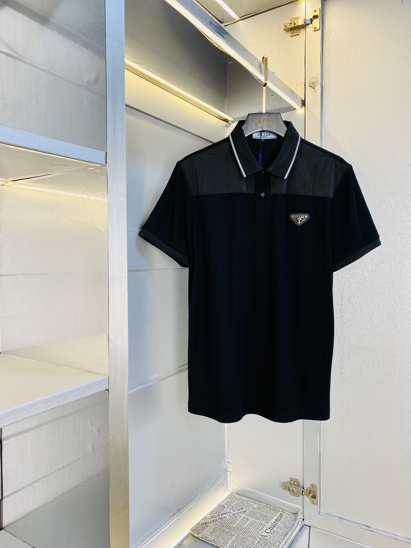 NO:454051,Wearable 210 kilograms of fat man's gossip Prada Prada Original quality Latest clothes Short-sleeved lapel Short-sleeved Polo shirt Selected counter custom top-grade imported mercerized cotton fabrics All details are perfectly 1 to 1 replica of the original product Restore the authenticity 100% Original hardware High-end custom auxiliary materials Original original mark The upper body effect is excellent Number of codes M-4XL,,prada,prada,T-shirt,alexander wang19860909可穿210斤胖子福音 普拉达Prada 原单品质 最新款衣服 短袖翻领短袖Polo衫 精选专柜订制顶级朱地丝光棉进口面料 所有细节做工完美1比1复刻 还原正品百分百 原版五金 高端订制辅料 原厂原标 上身效果超赞 码数 M-4XL,,prada,prada,T-shirt,alexander wang,Men's clothing