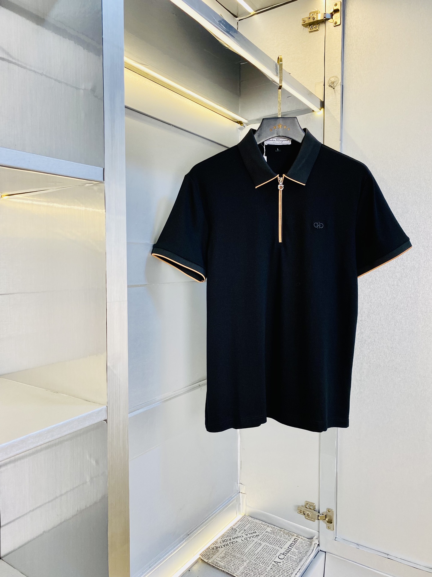 NO:497138,Wearable 210 kilograms of fat man's gossip Ferragamo Original single quality Latest clothes Short-sleeved lapel short-sleeved Polo shirt Selected counter custom top-grade imported mercerized cotton fabrics All details are perfectly 1 to 1 replica of the workmanship, restore the authentic 100% original hardware High-end custom auxiliary materials Original factory original standard The upper body effect is excellent Number of codes M-4XL, ferragamo, T-shirt, alexander wang19860909可穿210斤胖子福音 菲拉格慕 原单品质 最新款衣服 短袖翻领短袖Polo衫 精选专柜订制顶级朱地丝光棉进口面料 所有细节做工完美1比1复刻 还原正品百分百 原版五金 高端订制辅料 原厂原标 上身效果超赞 码数 M-4XL,,ferragamo,T-shirt,alexander wang,Men's clothing